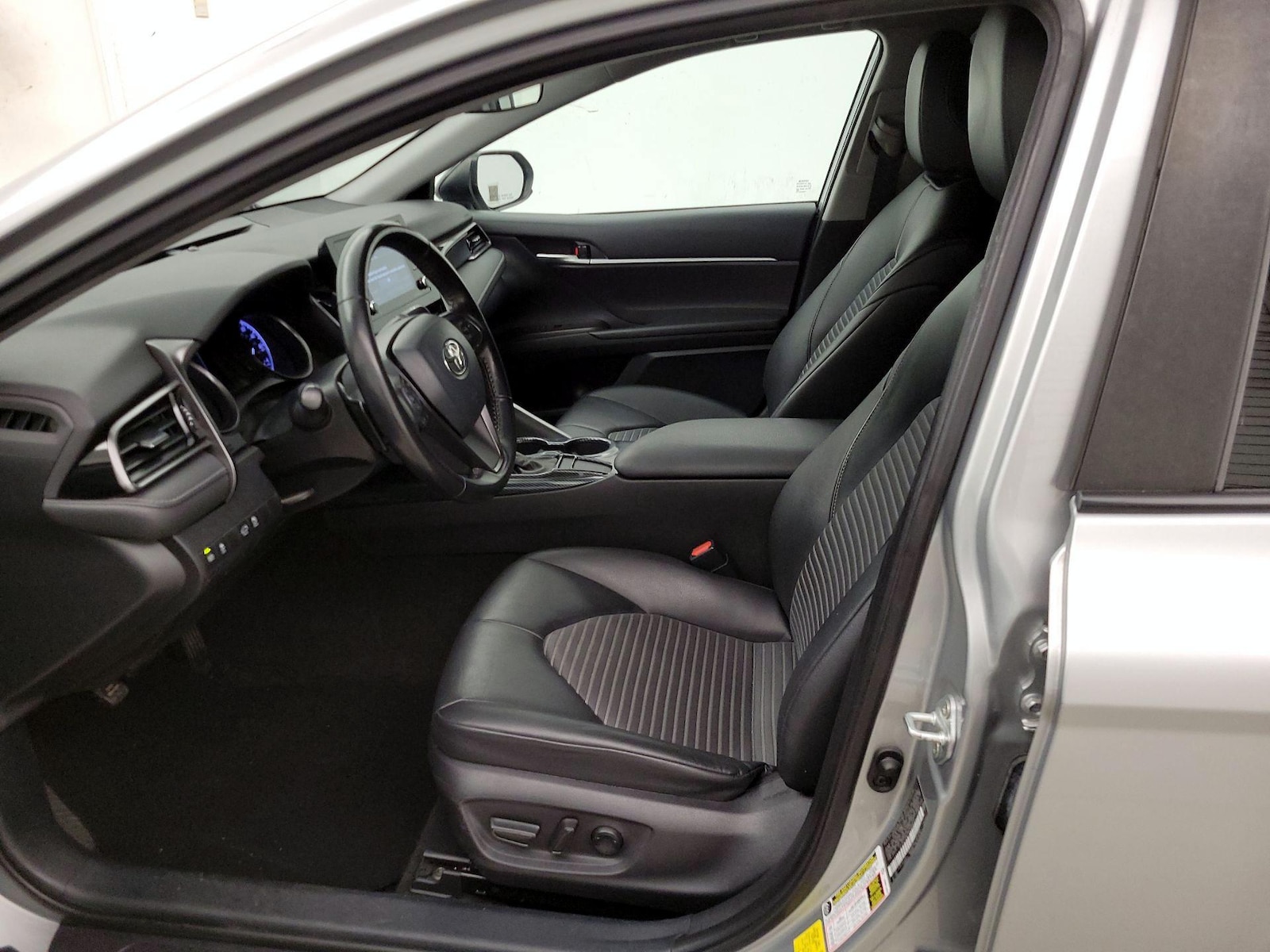 Power Seat(s) & Side Airbags