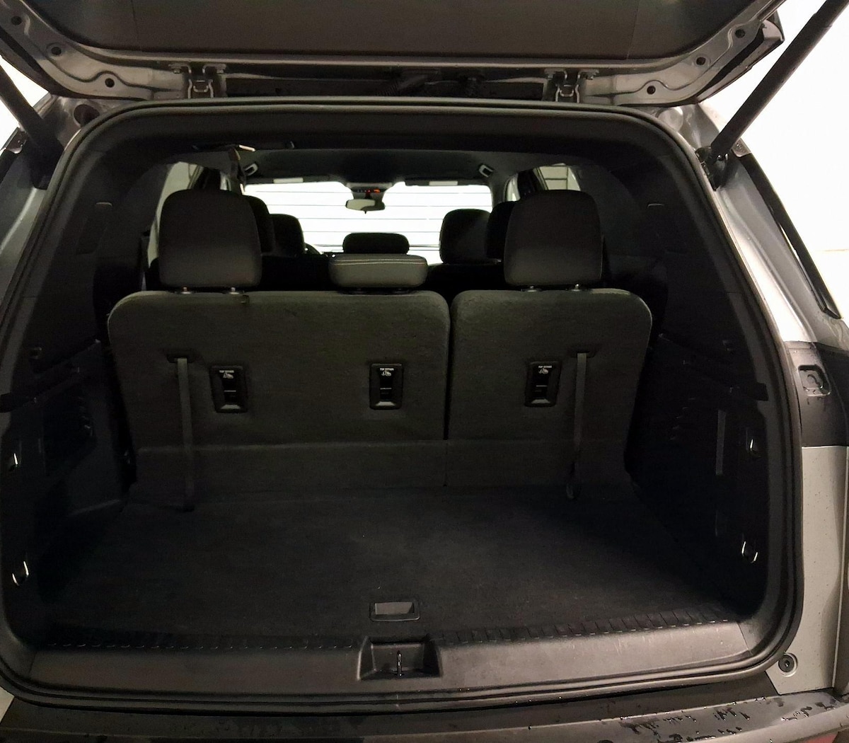 Trunk/Cargo (Seats Up)