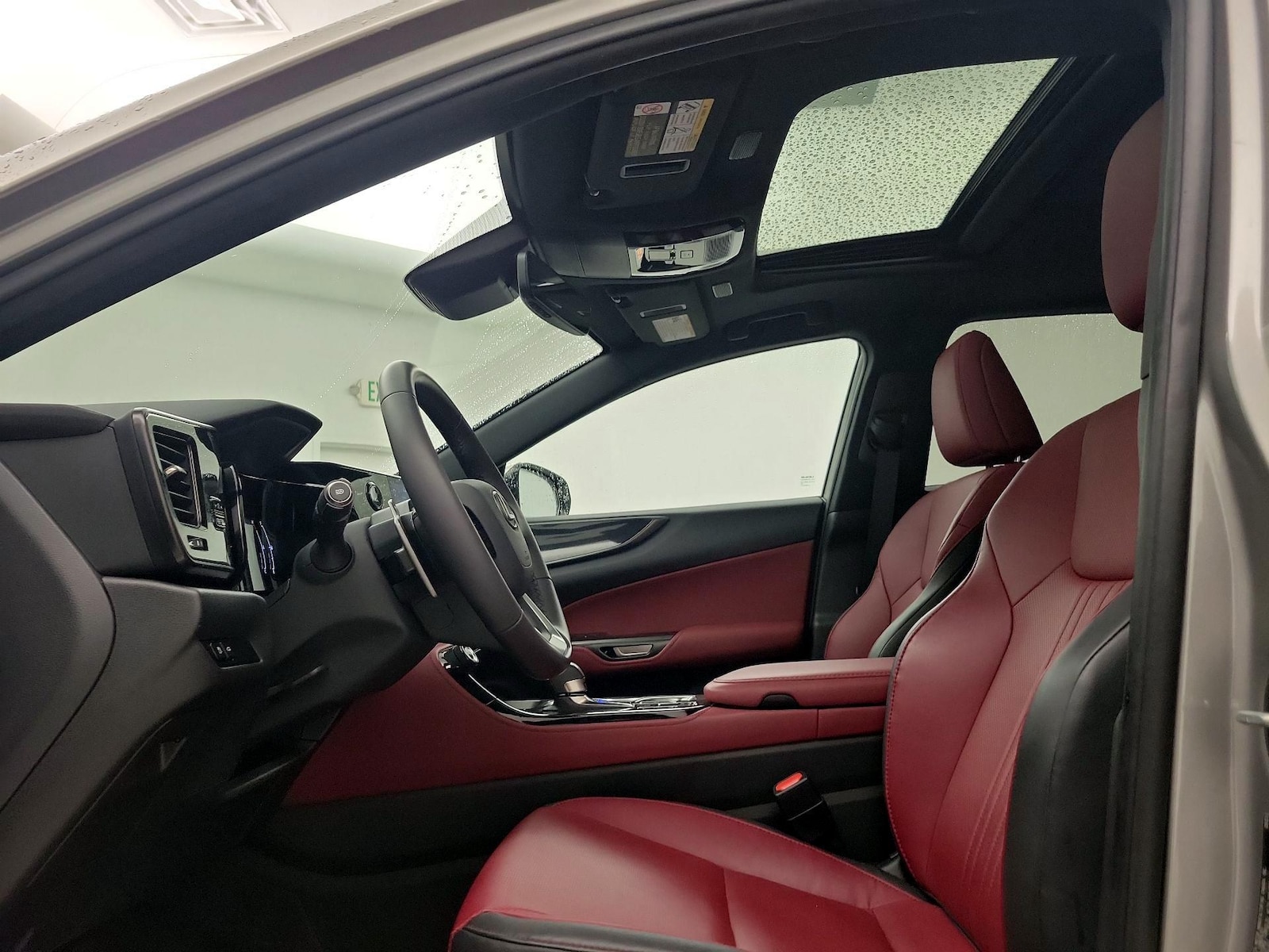 Sunroof(s) & Overhead Airbags