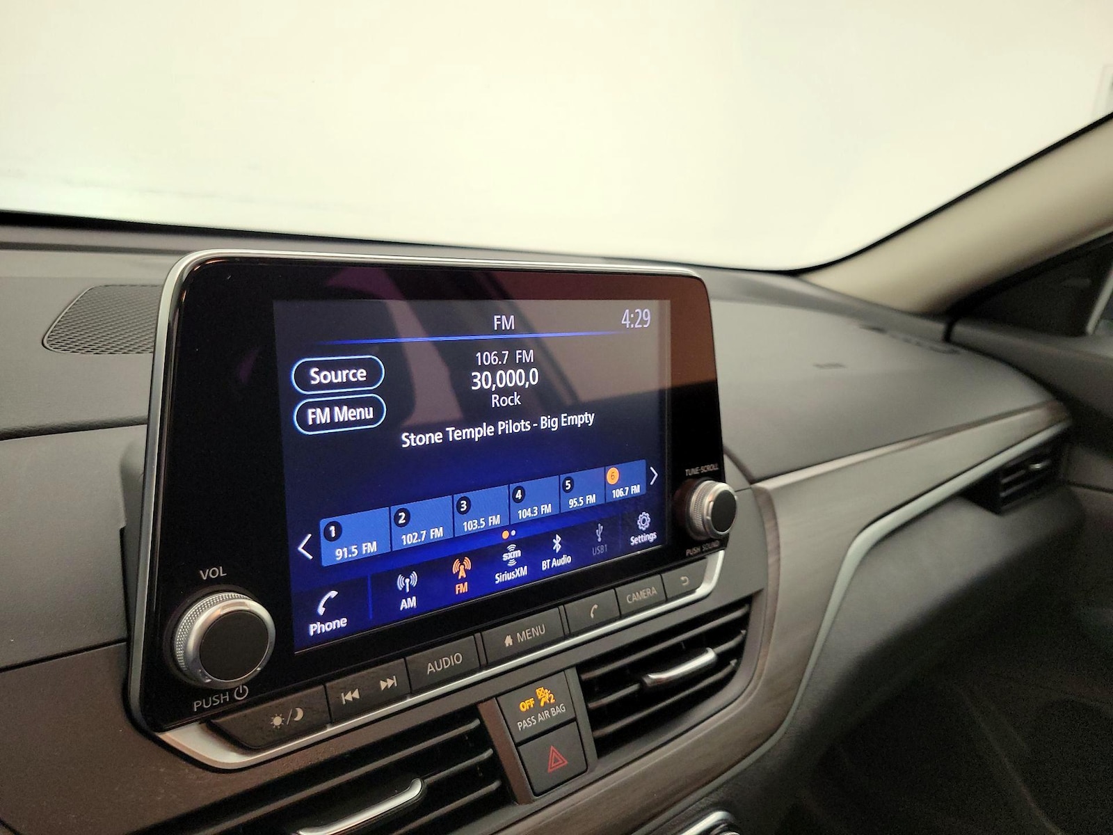 2025 Nissan Altima SV - Photo 15
