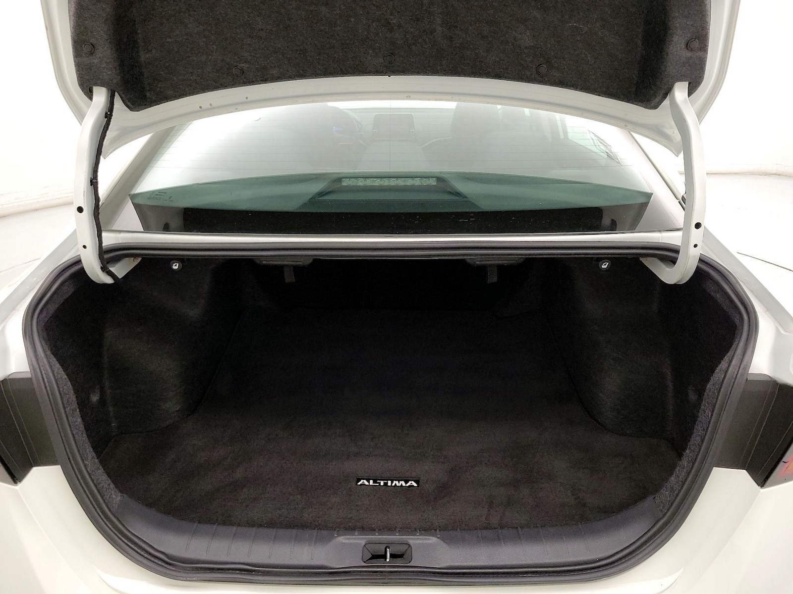 2025 Nissan Altima SV - Photo 19