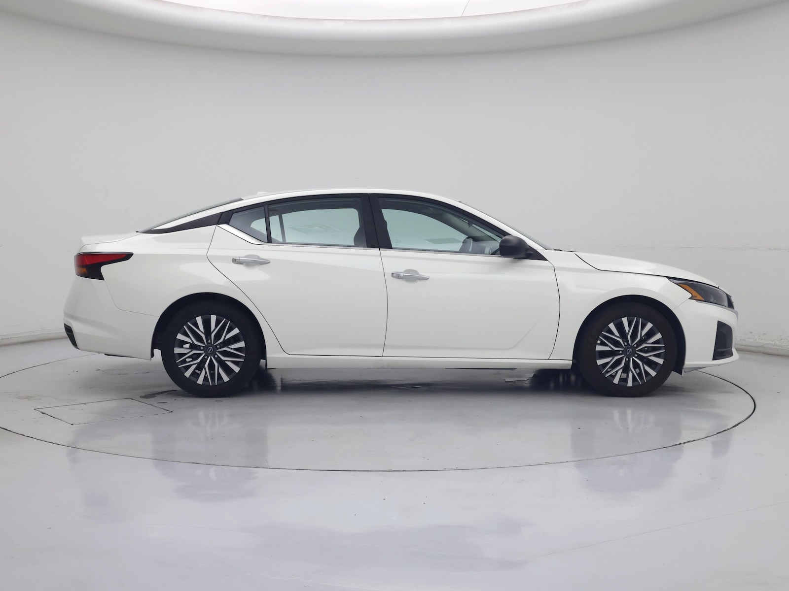 2025 Nissan Altima SV - Photo 8
