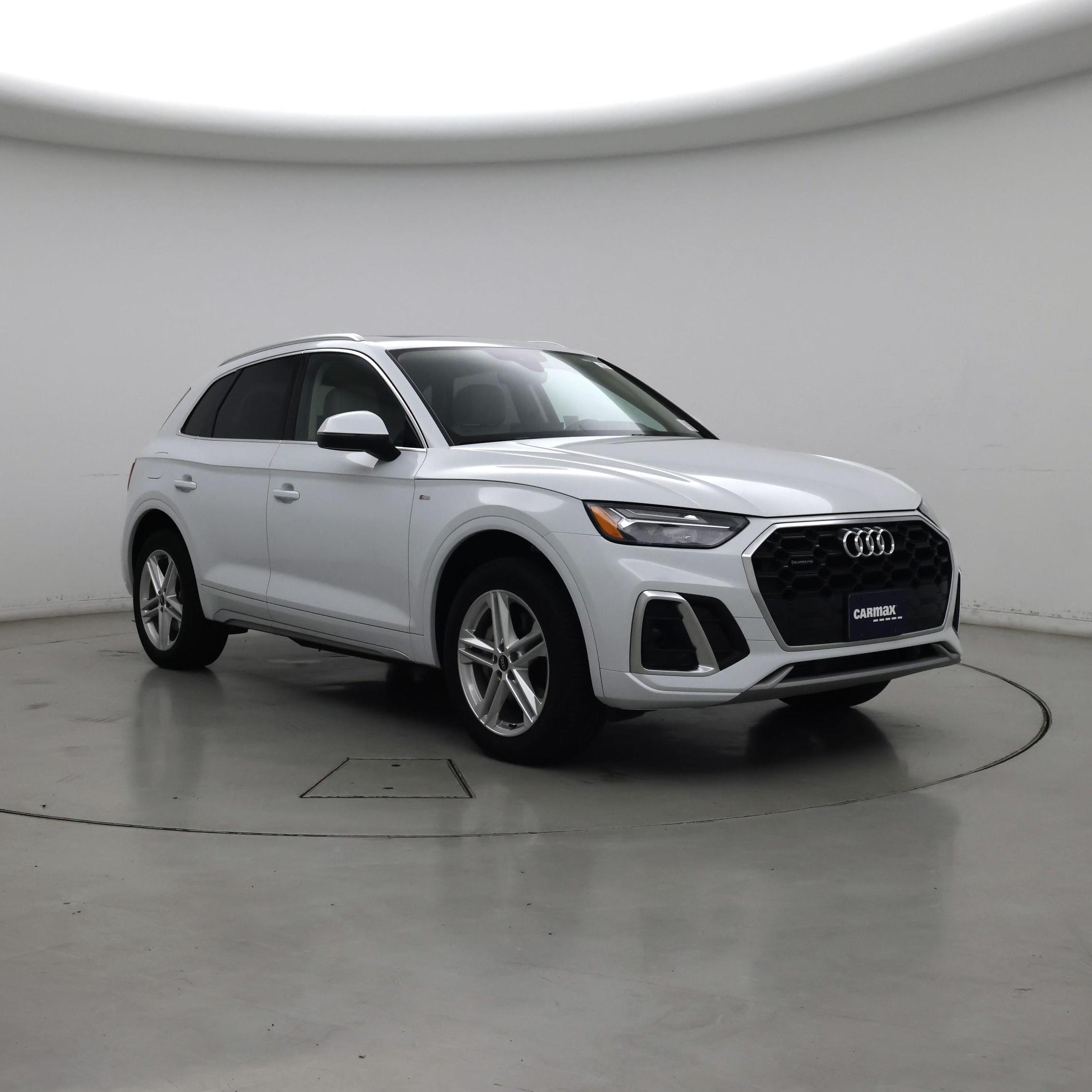 White 2023 Audi Q5 Hybrid Plug-in SUV / Crossover All-Wheel Drive 7-Speed Automatic