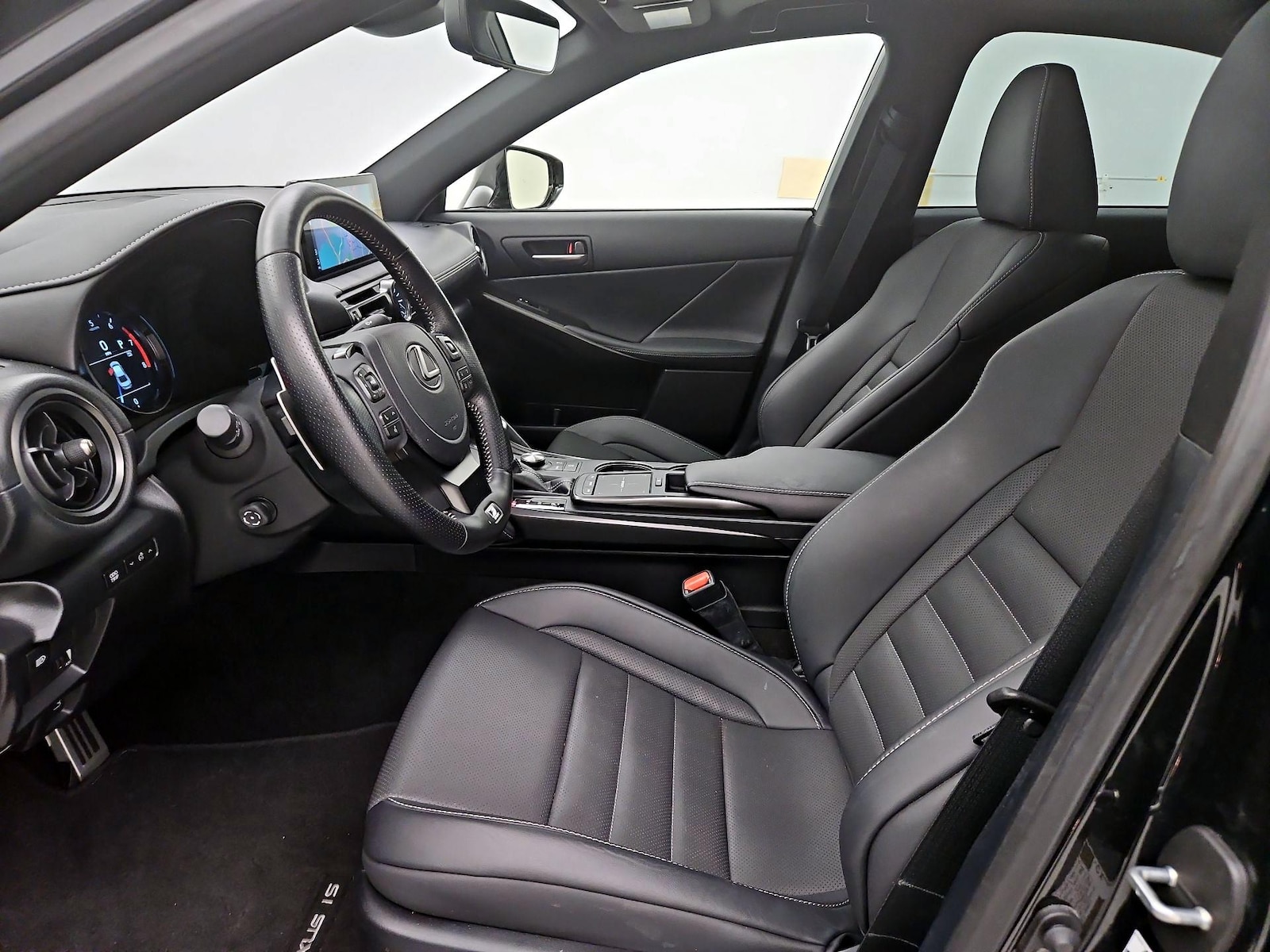 2025 Lexus IS 350 F SPORT - Photo 12