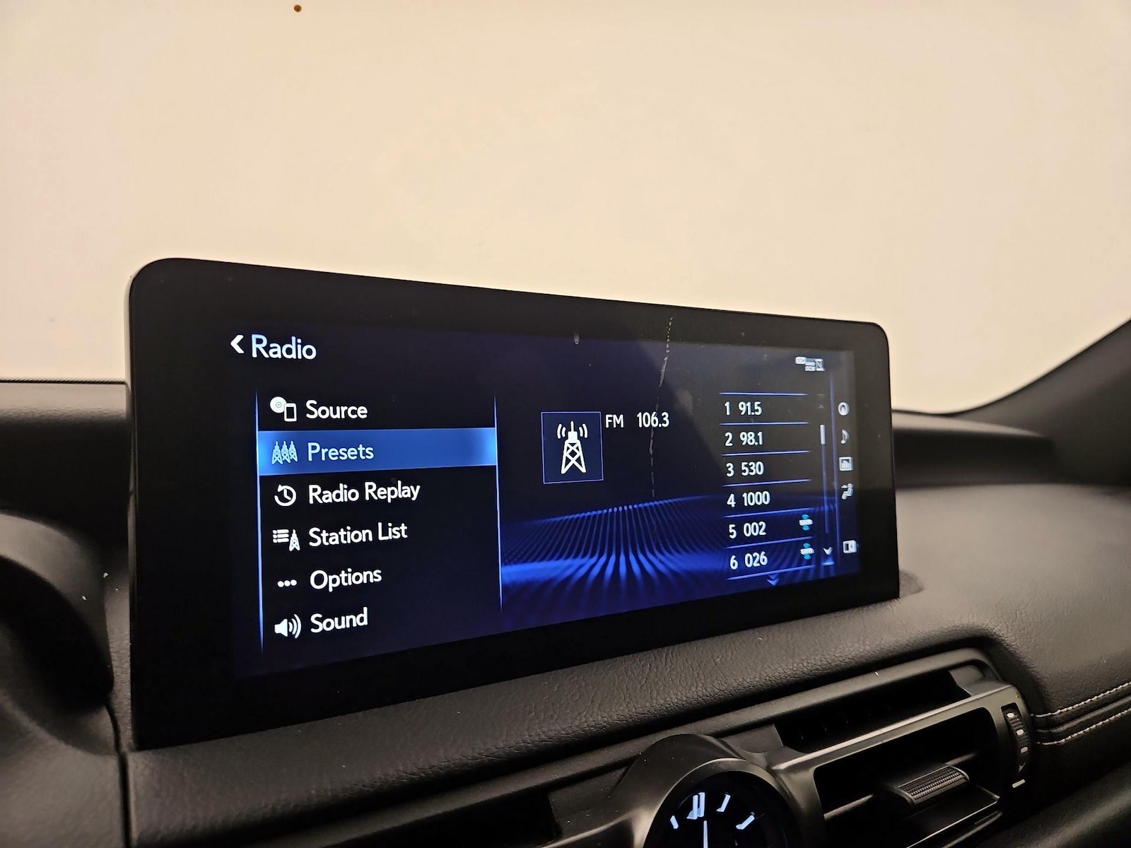 2025 Lexus IS 350 F SPORT - Photo 17
