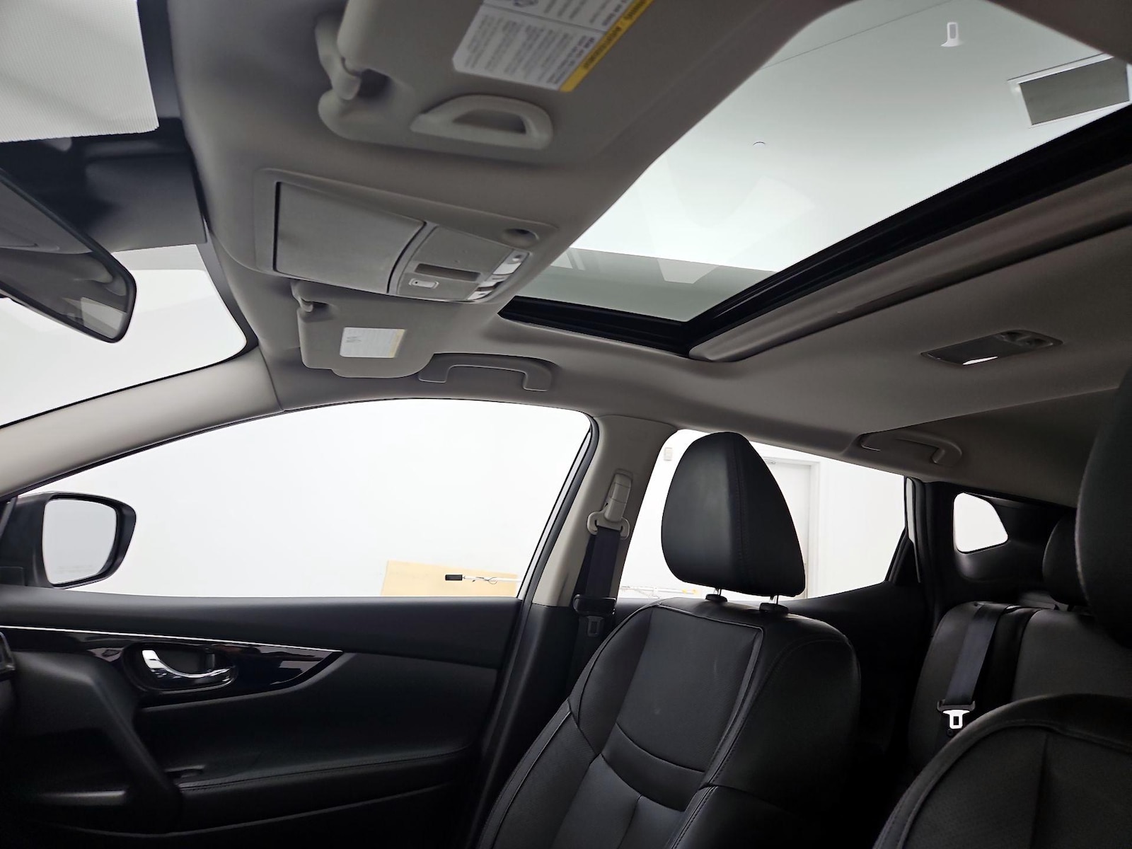 Sunroof(s) & Overhead Airbags