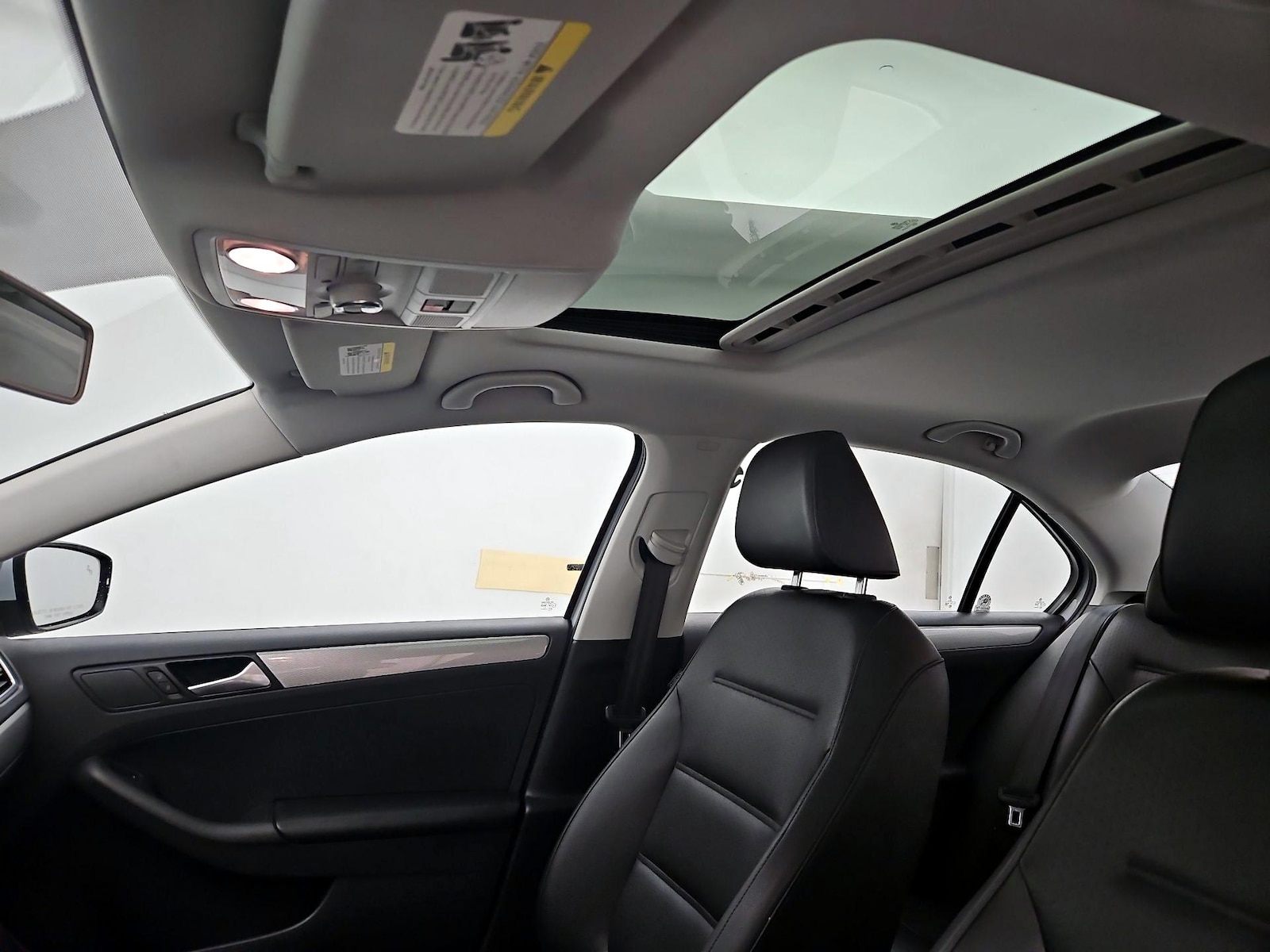 Sunroof(s) & Overhead Airbags