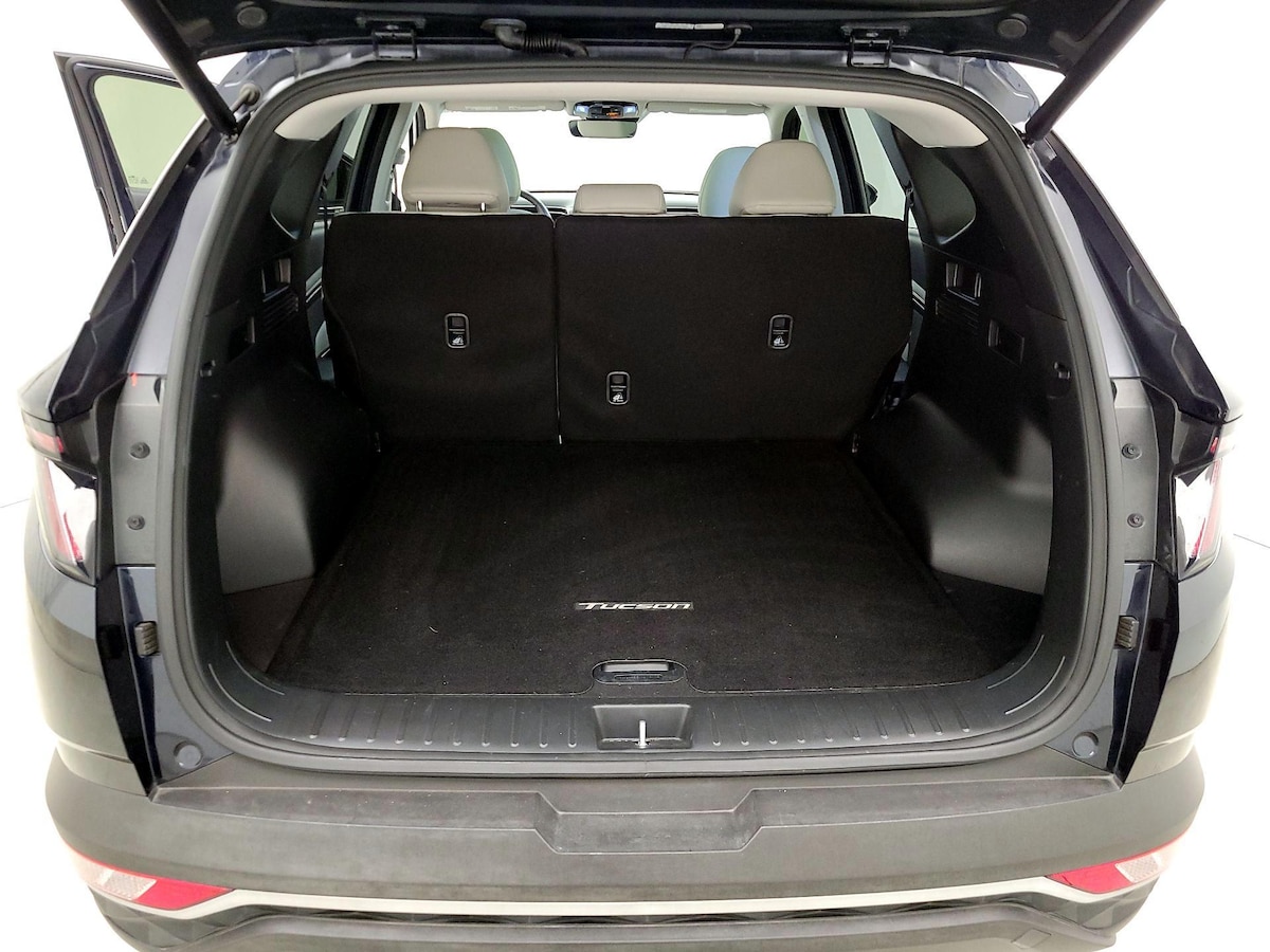 Trunk/Cargo (Seats Up)