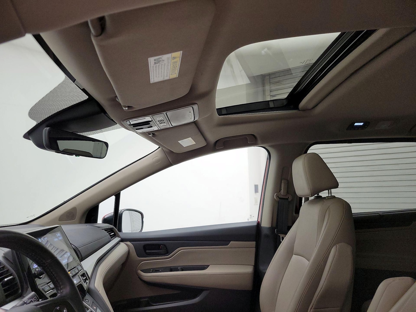 Sunroof(s) & Overhead Airbags