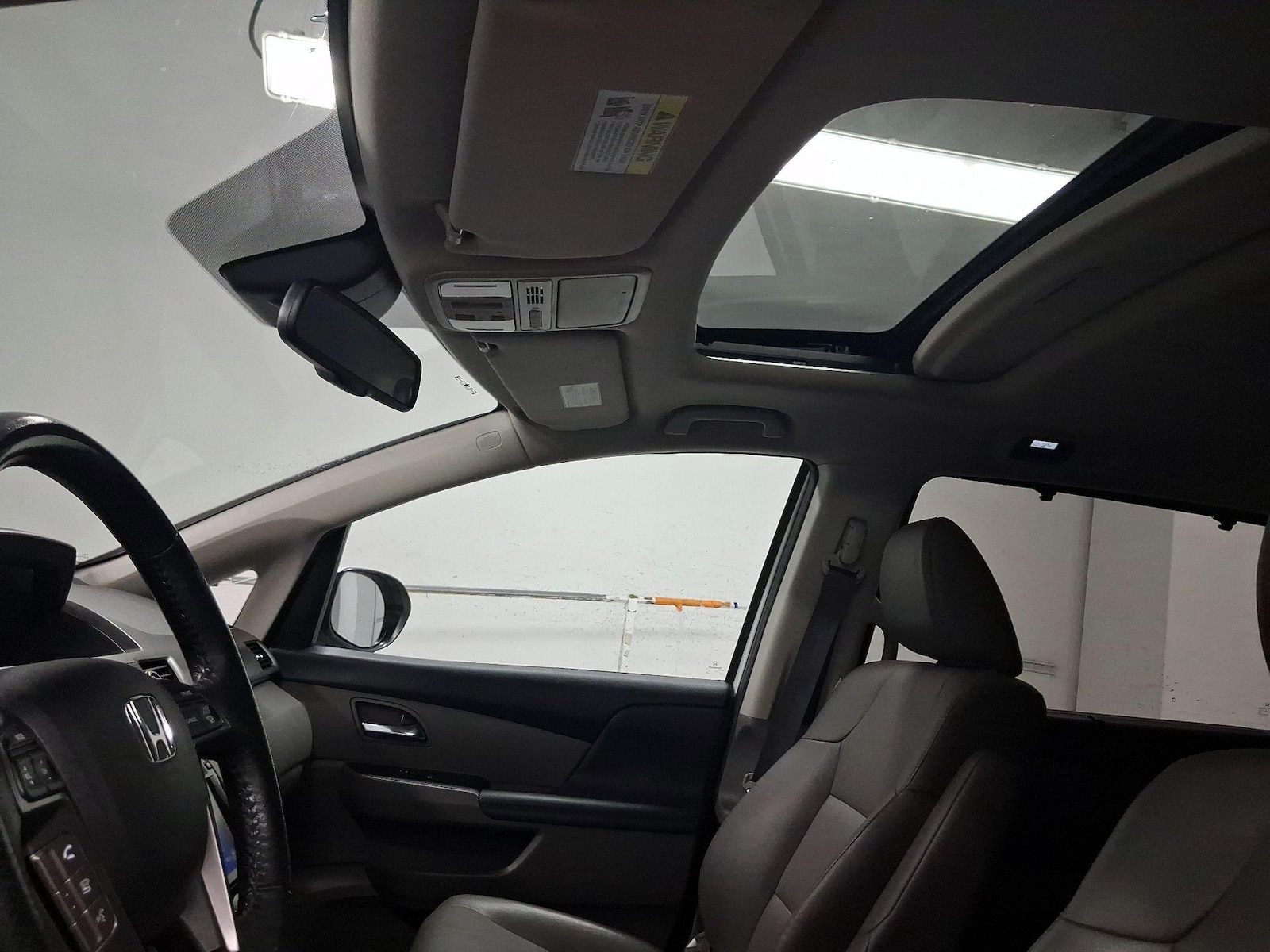 Sunroof(s) & Overhead Airbags