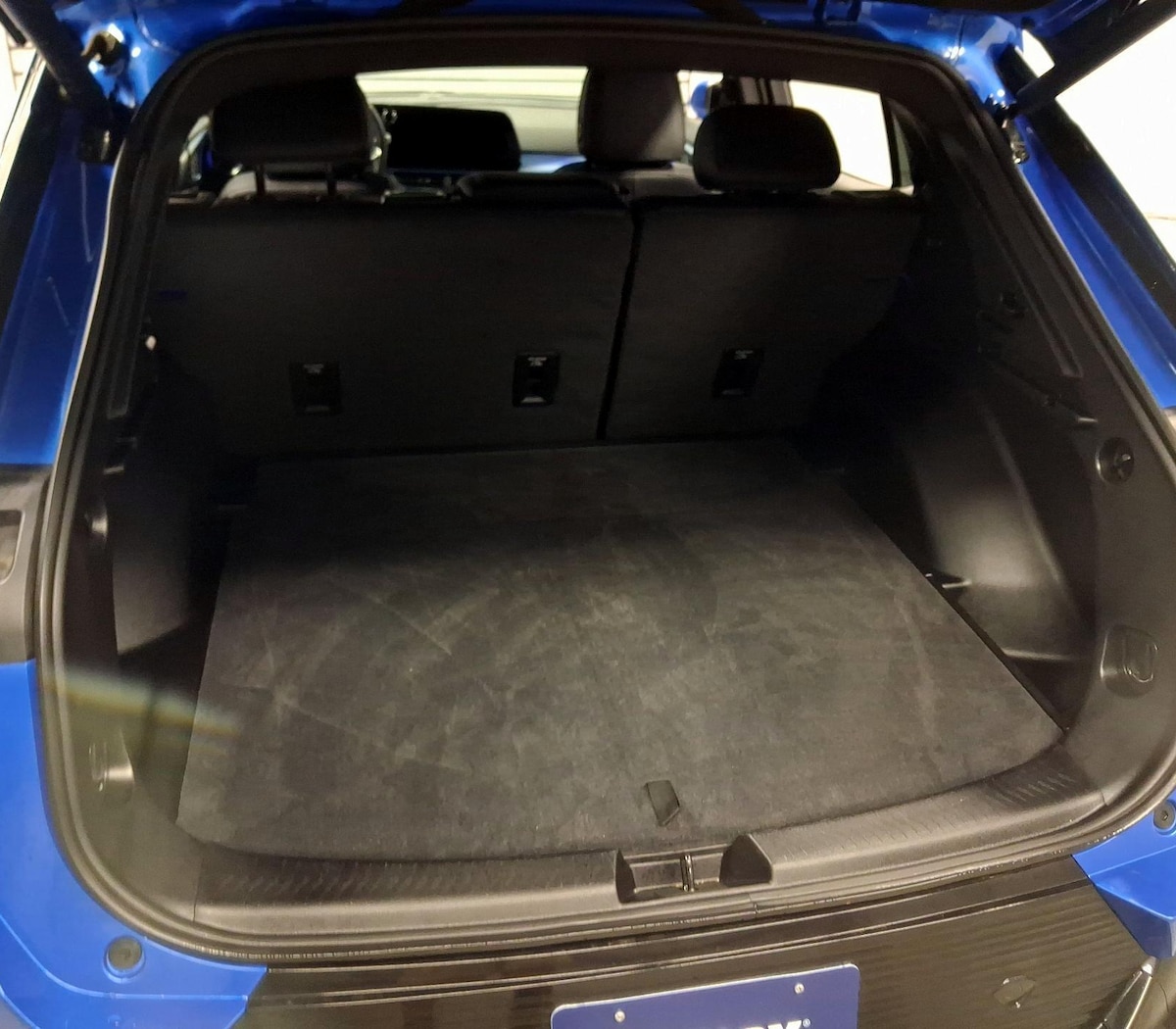 Trunk/Cargo (Seats Up)