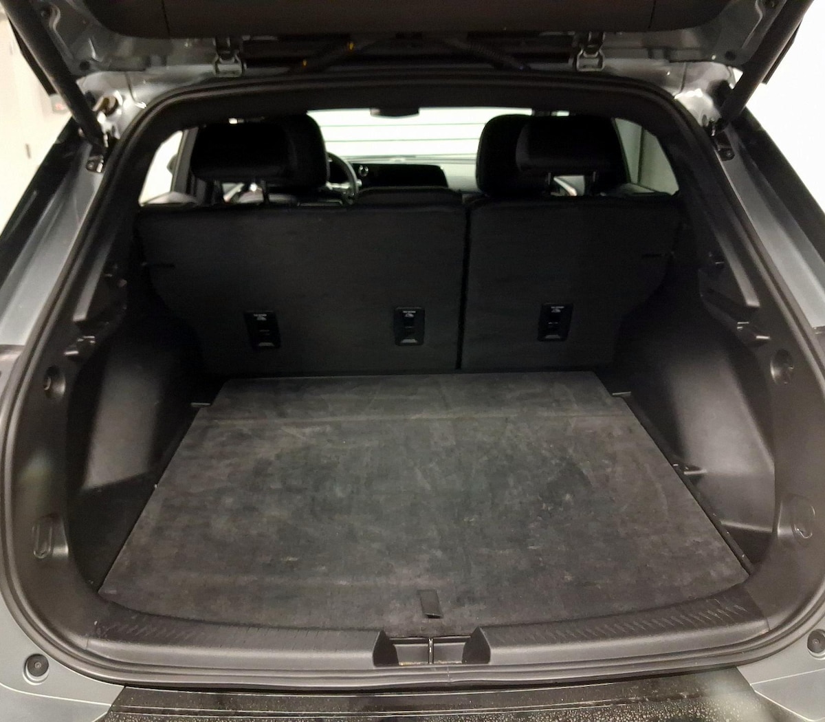 Trunk/Cargo (Seats Up)