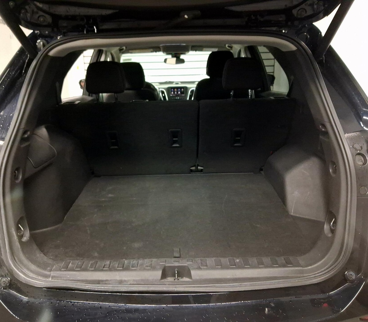 Trunk/Cargo (Seats Up)