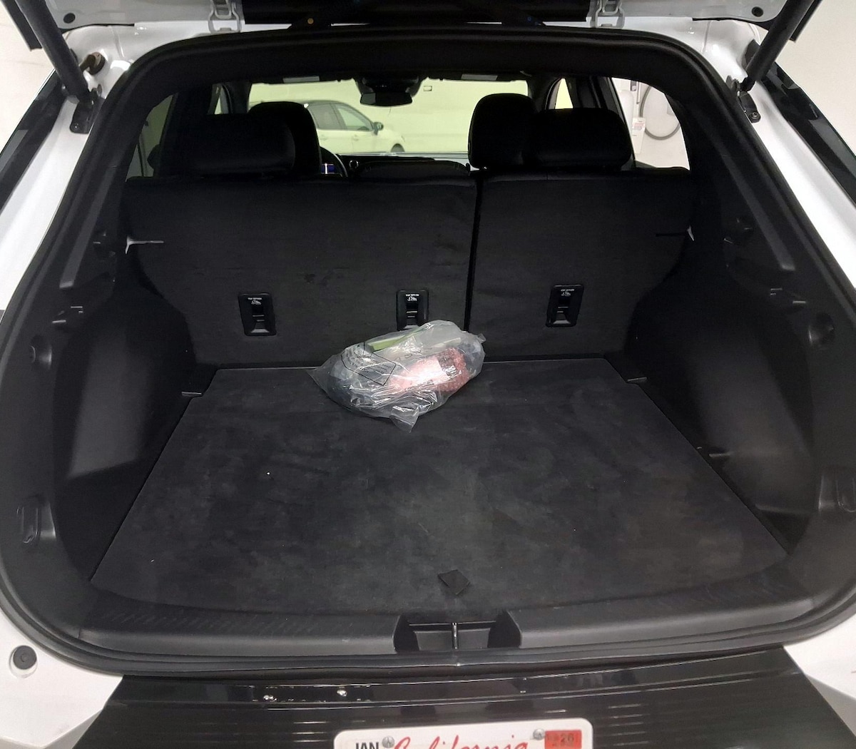 Trunk/Cargo (Seats Up)