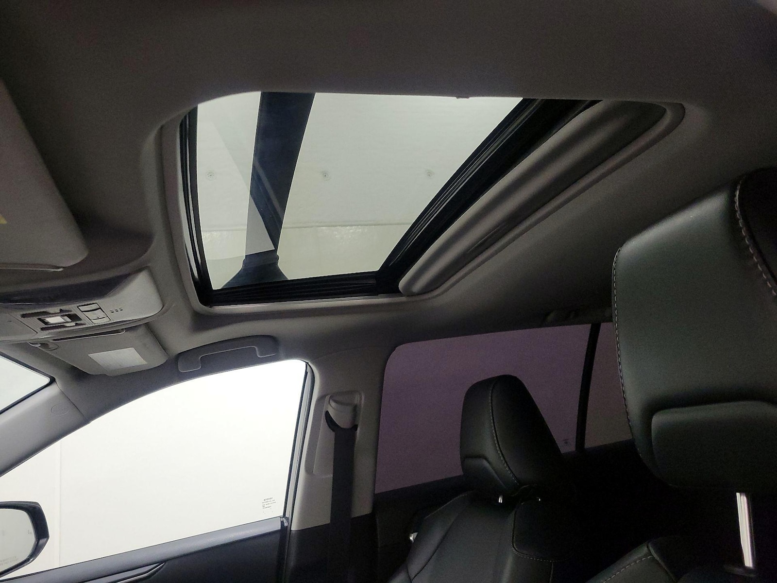 Sunroof(s) & Overhead Airbags