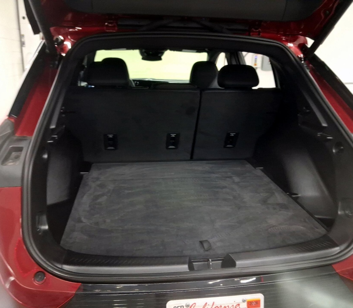 Trunk/Cargo (Seats Up)