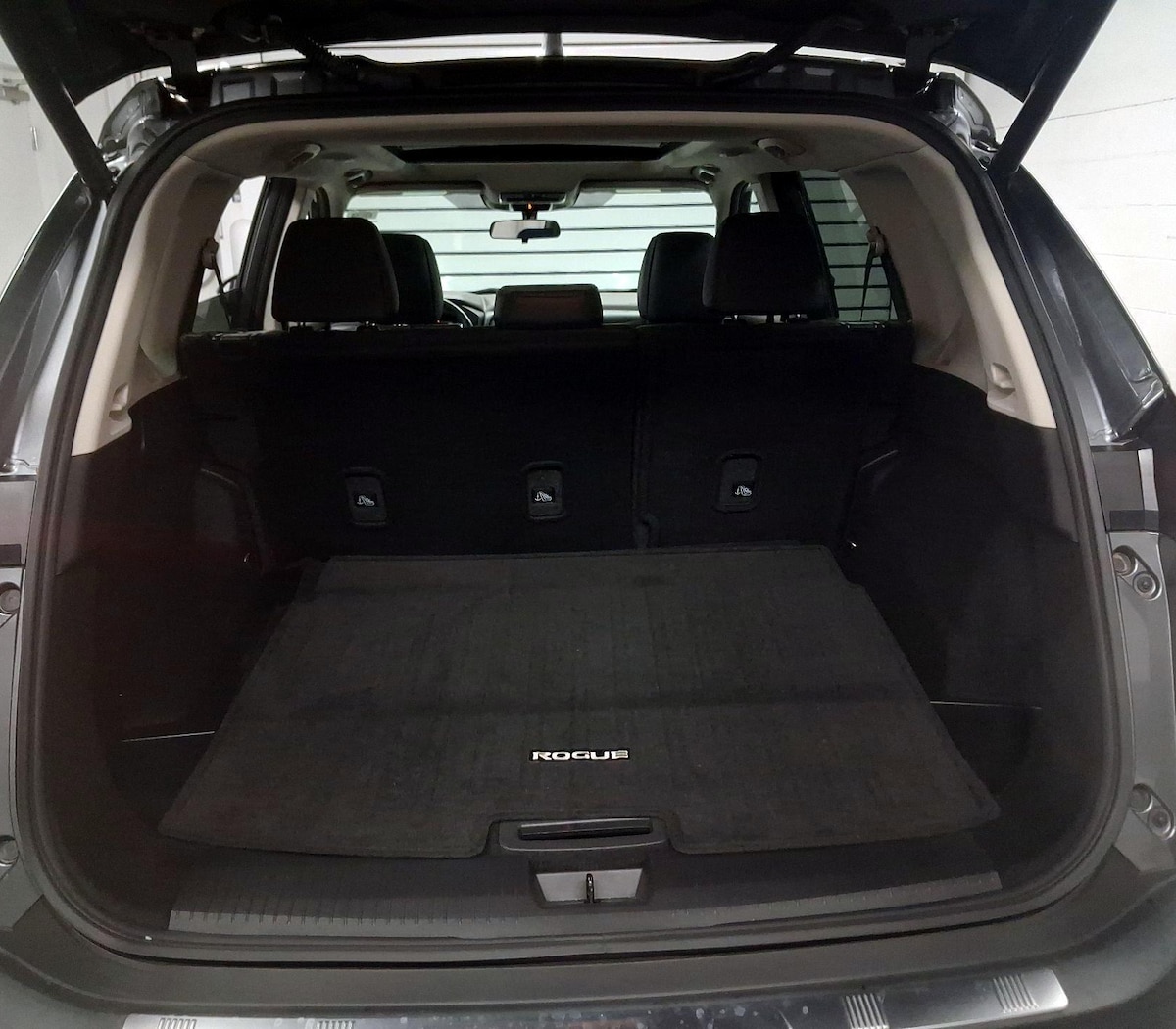 Trunk/Cargo (Seats Up)