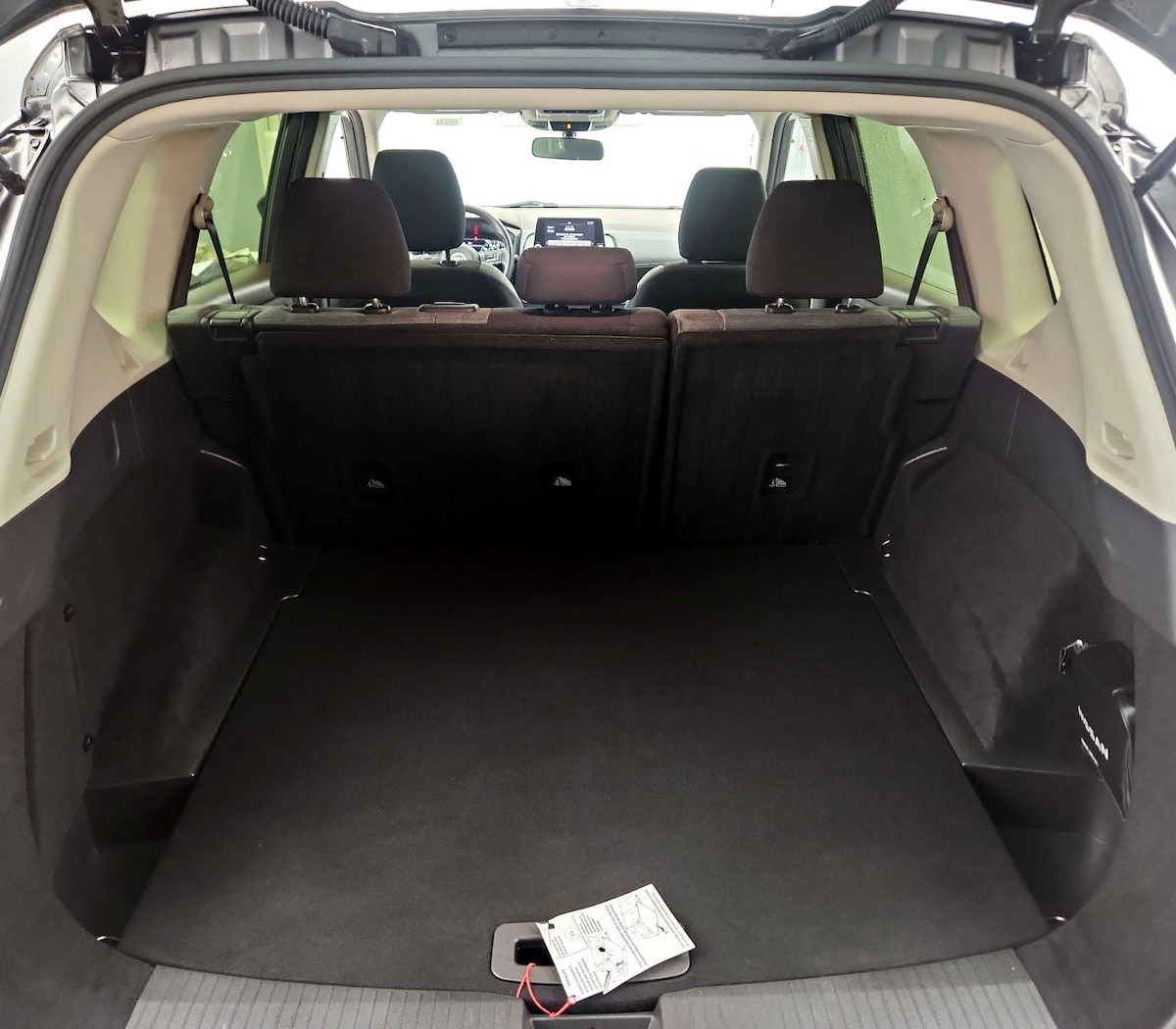 Trunk/Cargo (Seats Up)