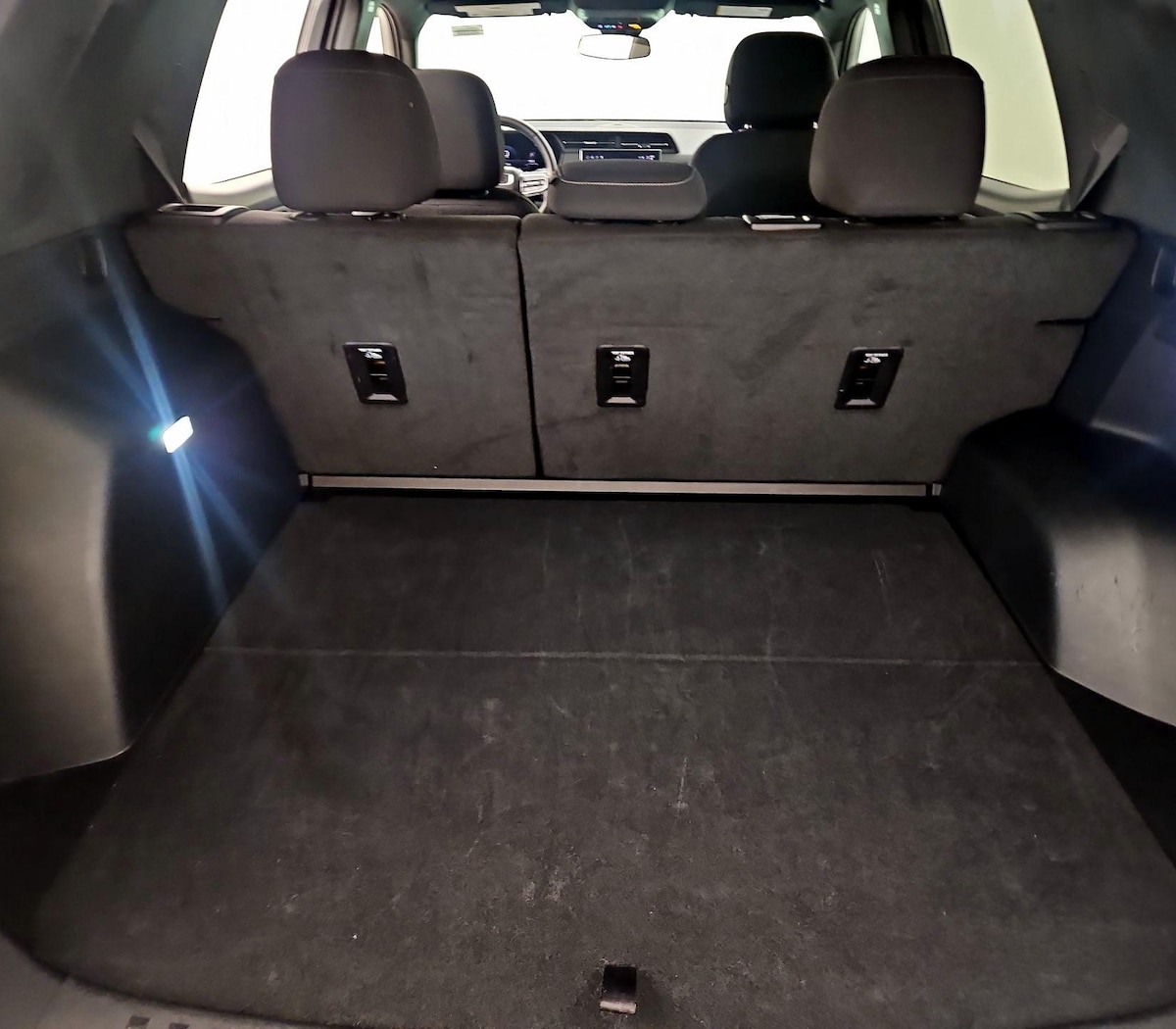 Trunk/Cargo (Seats Up)