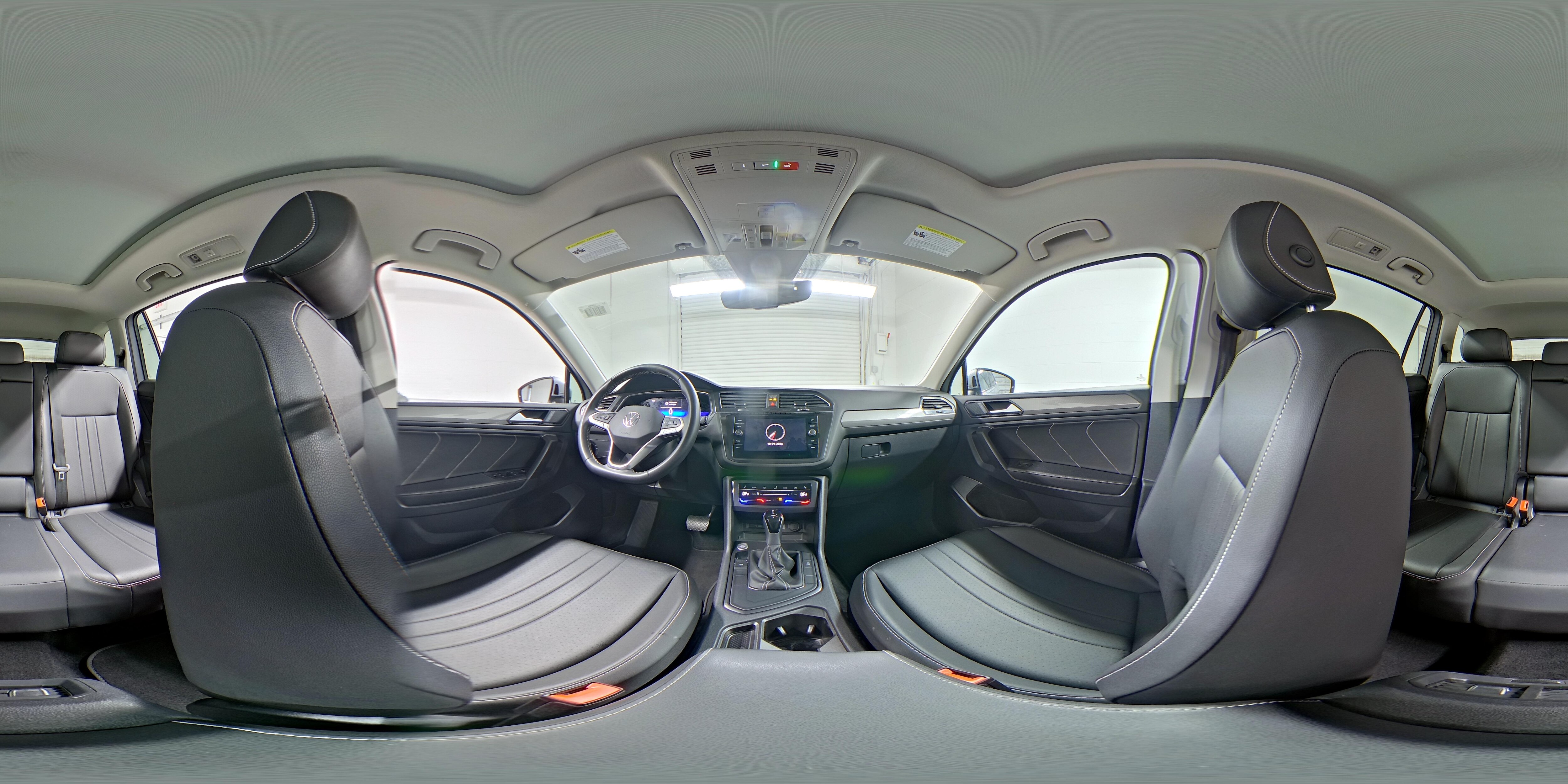 2023 Volkswagen Tiguan SE - Photo 26