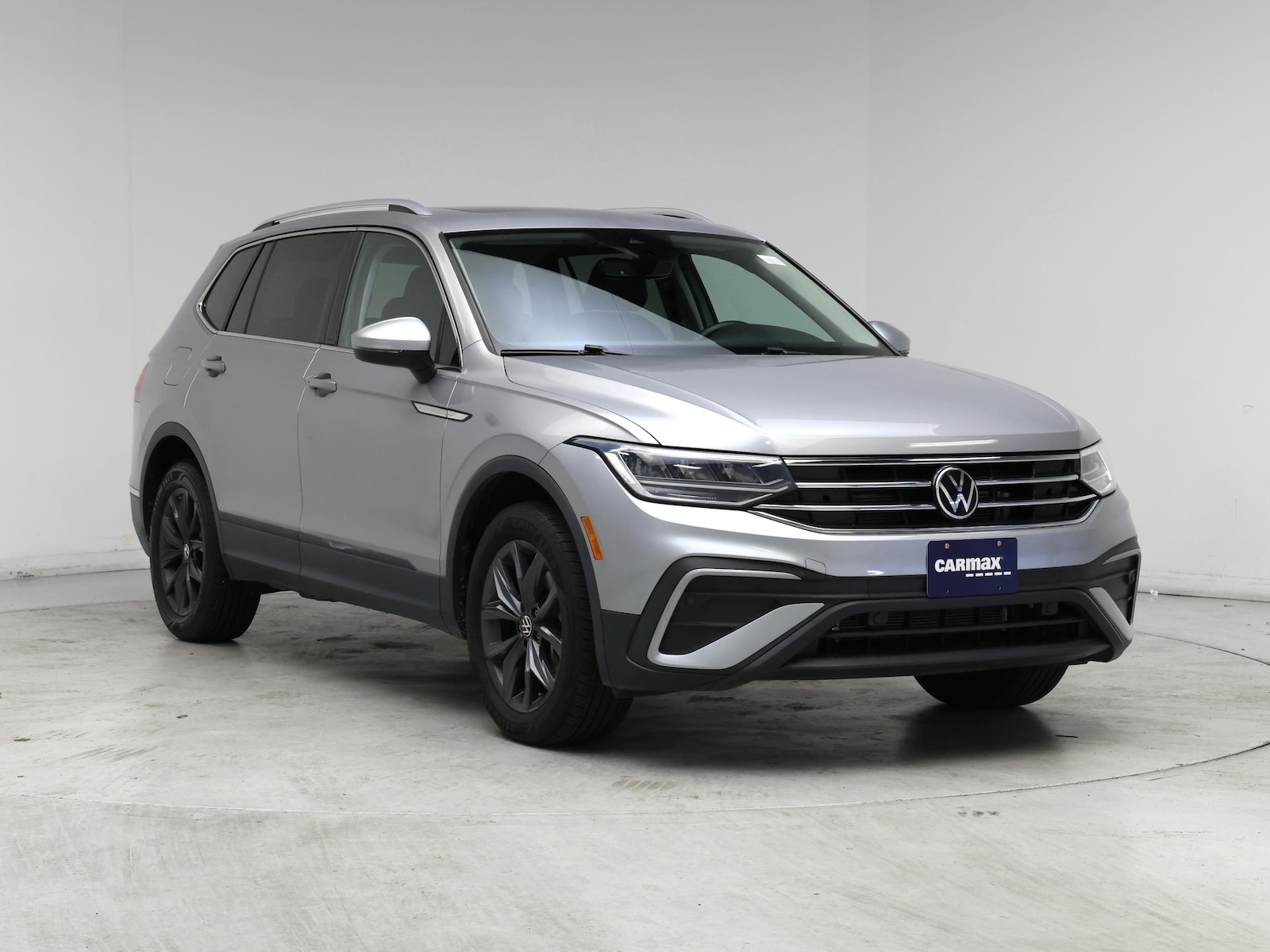 2023 Volkswagen Tiguan SE - Photo 2