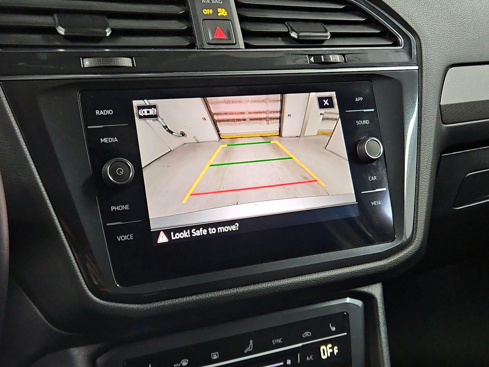 2023 Volkswagen Tiguan SE - Photo 15