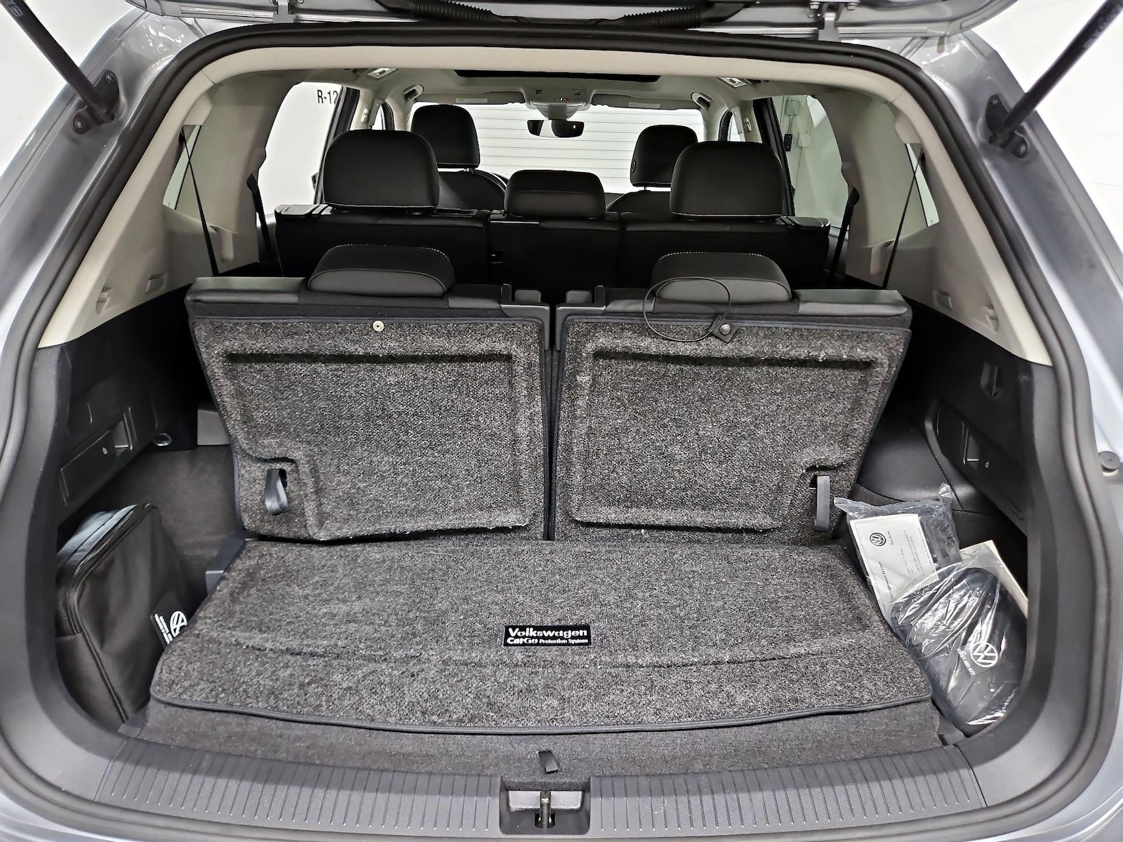 2023 Volkswagen Tiguan SE - Photo 23