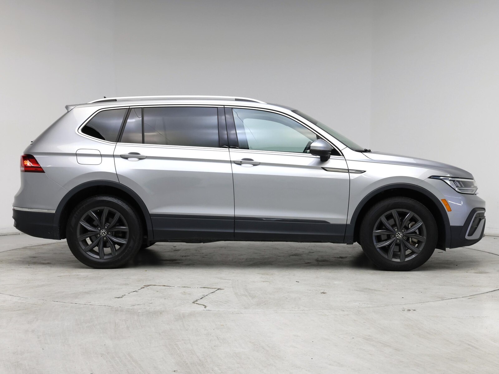 2023 Volkswagen Tiguan SE - Photo 8