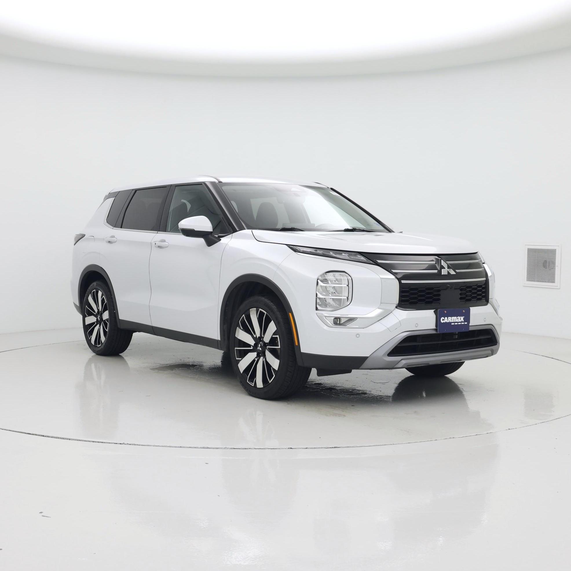 White 2025 Mitsubishi Outlander SUV / Crossover Front-Wheel Drive Automatic
