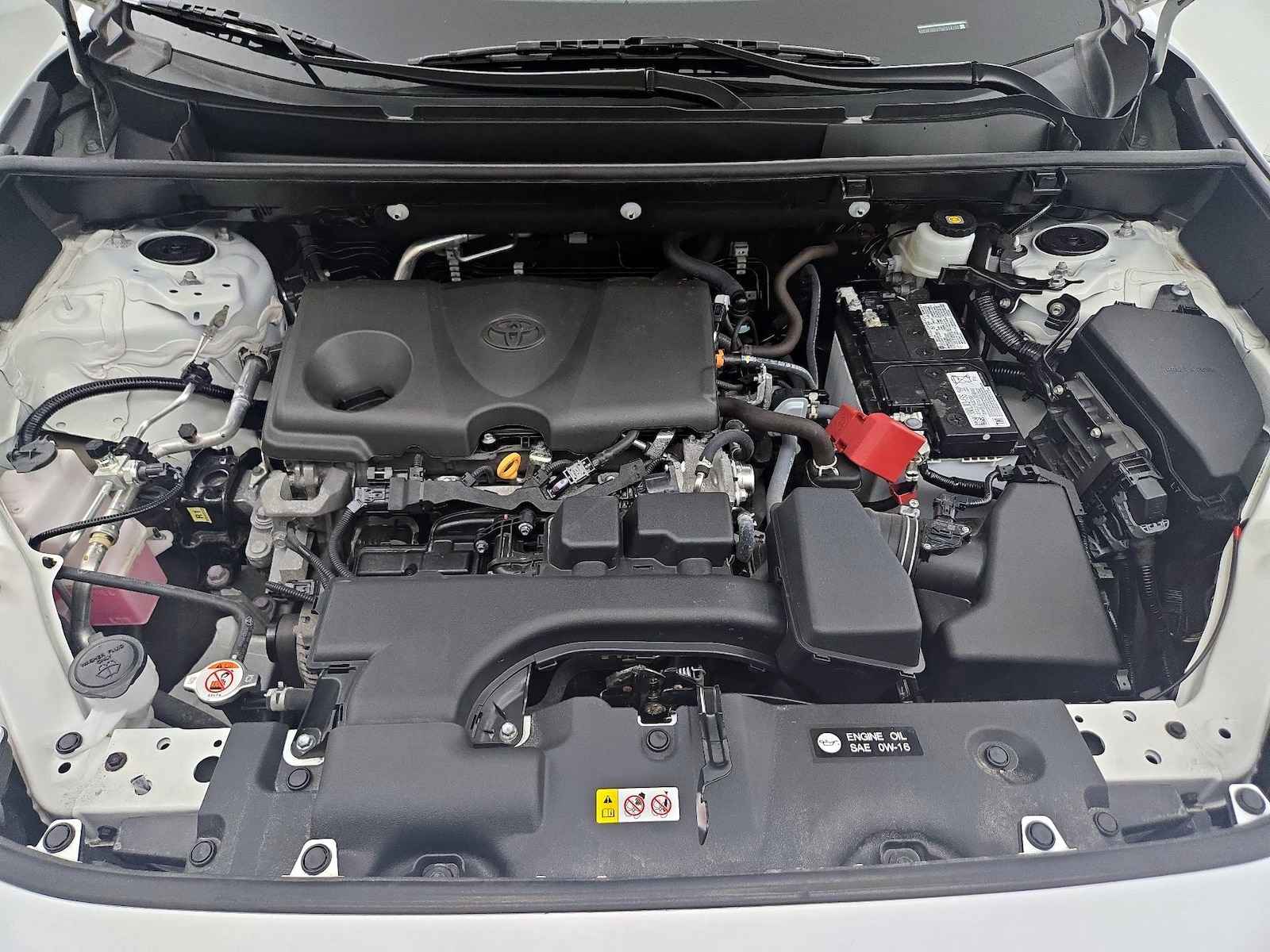 2025 Toyota RAV4 LE - Photo 23
