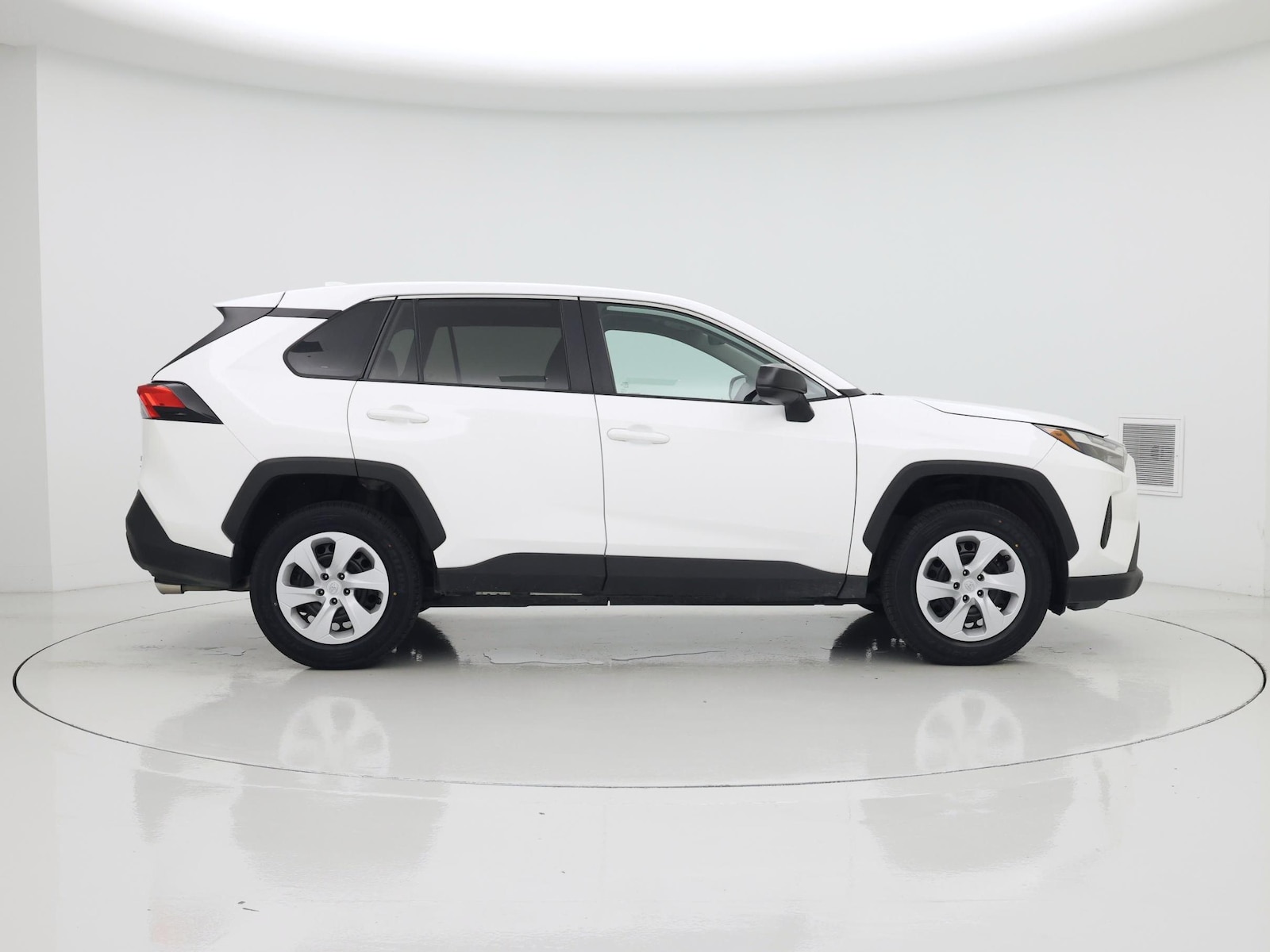 2025 Toyota RAV4 LE - Photo 8