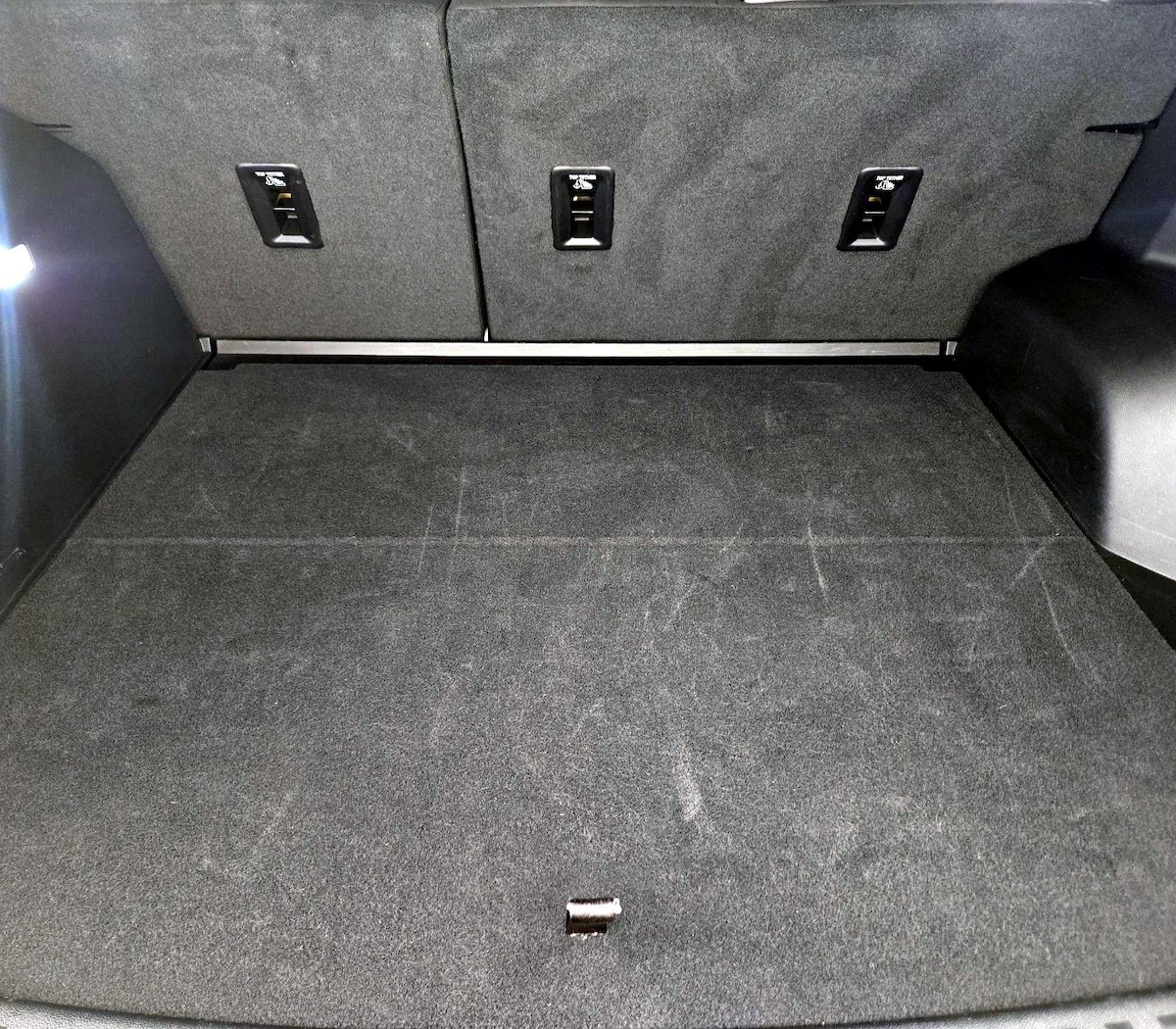 Trunk/Cargo (Seats Up)