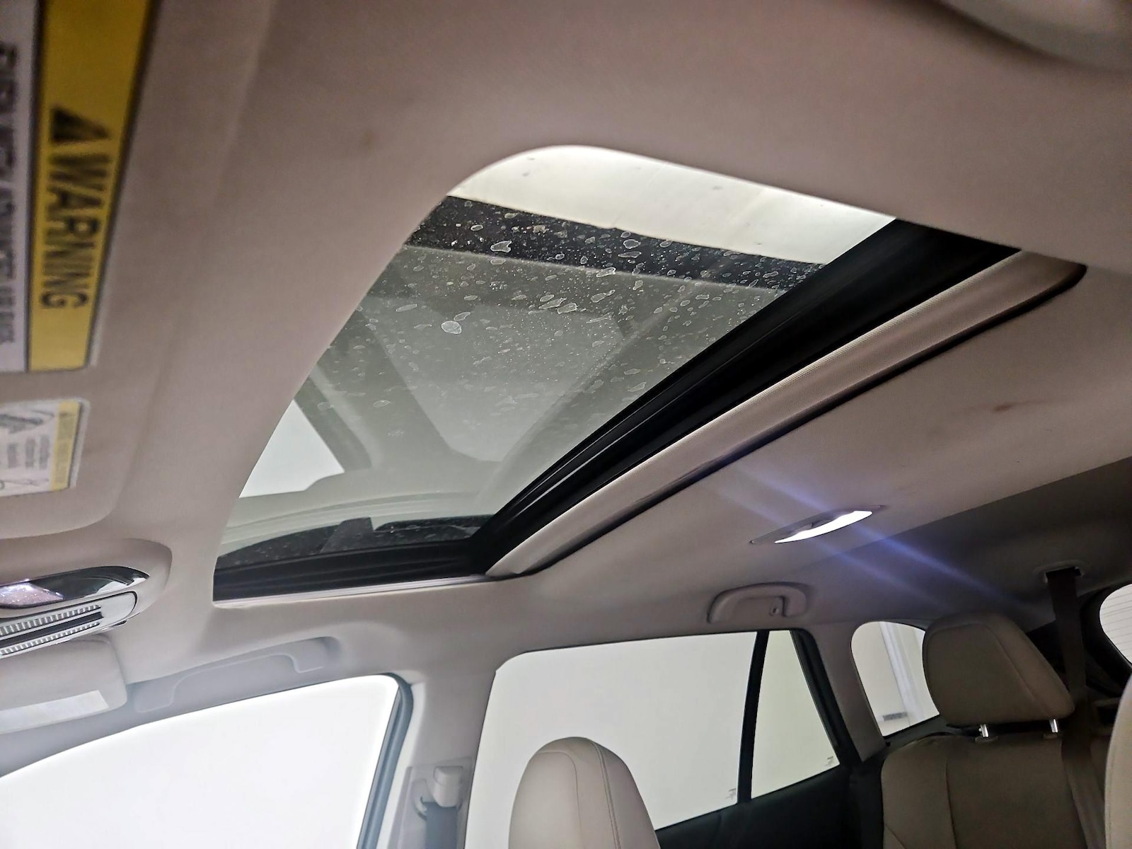 Sunroof(s) & Overhead Airbags