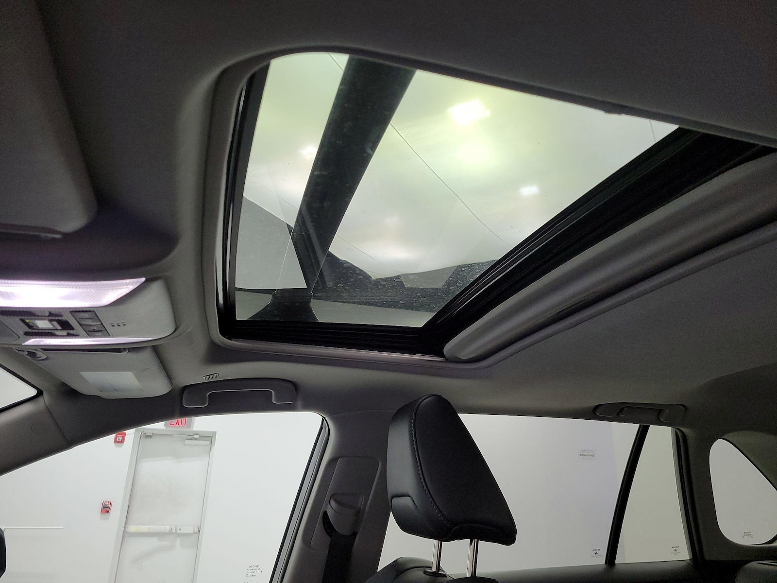 Sunroof(s) & Overhead Airbags