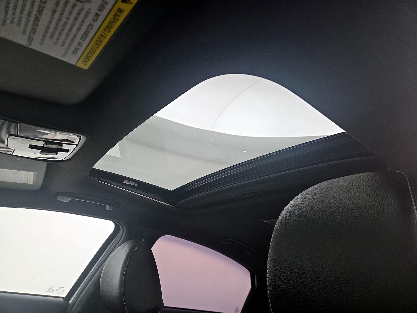 Sunroof(s) & Overhead Airbags