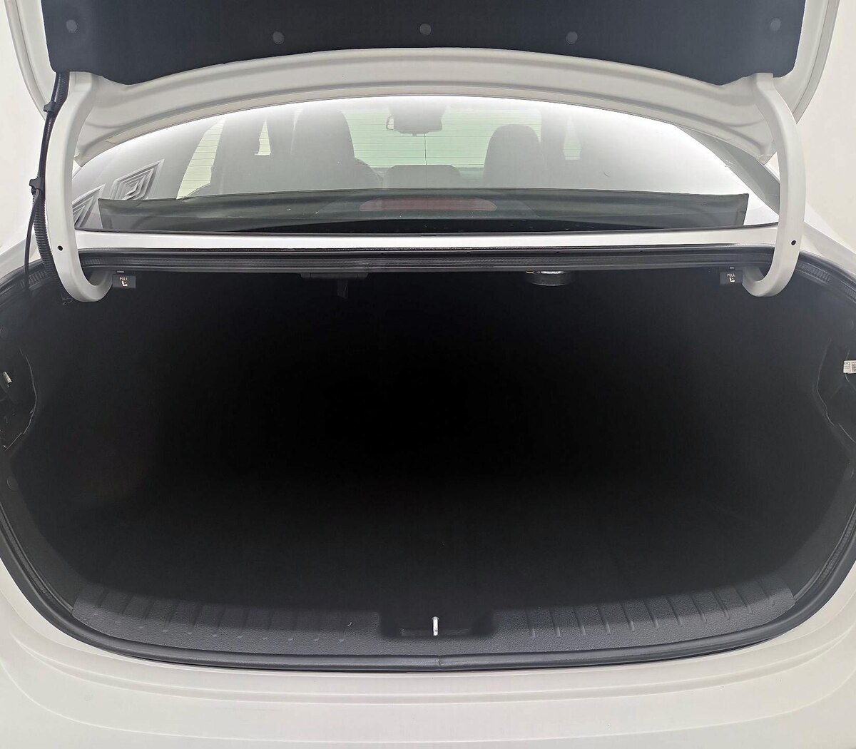 Trunk/Cargo (Seats Up)