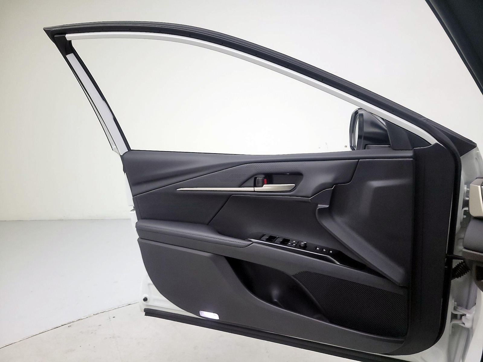 2026 Toyota Camry XSE - Photo 13