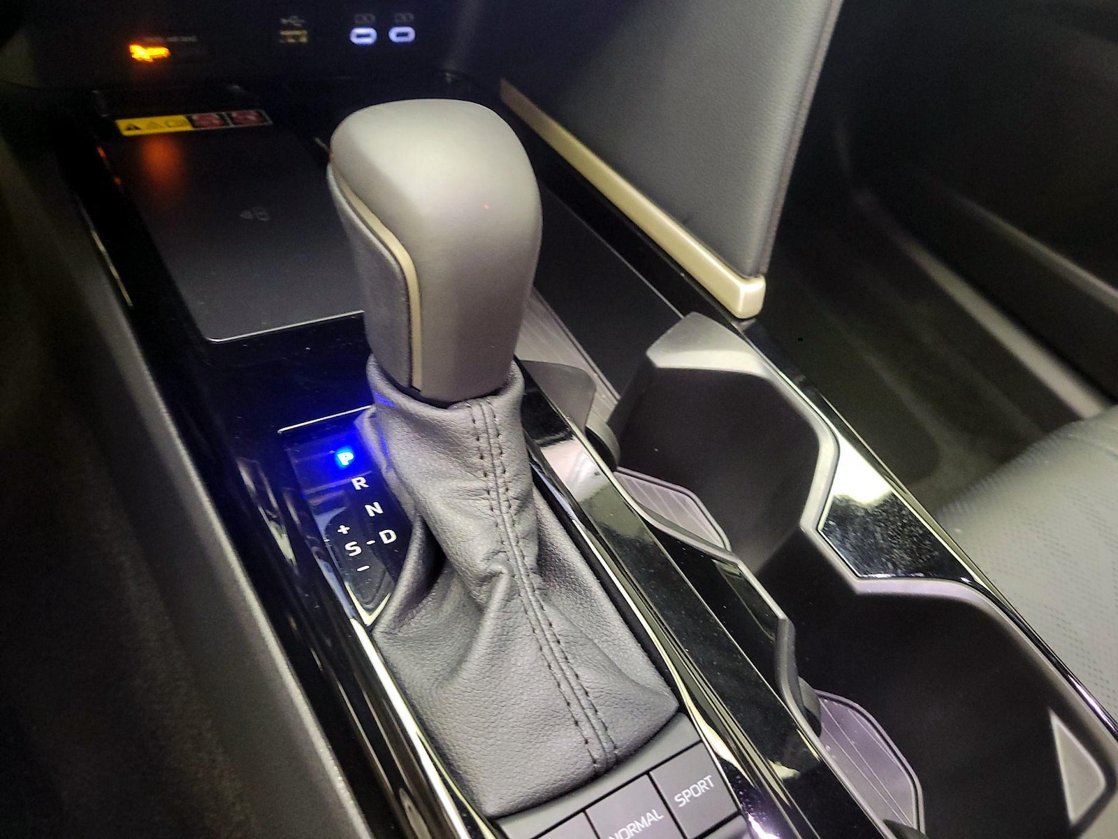 2026 Toyota Camry XSE - Photo 17