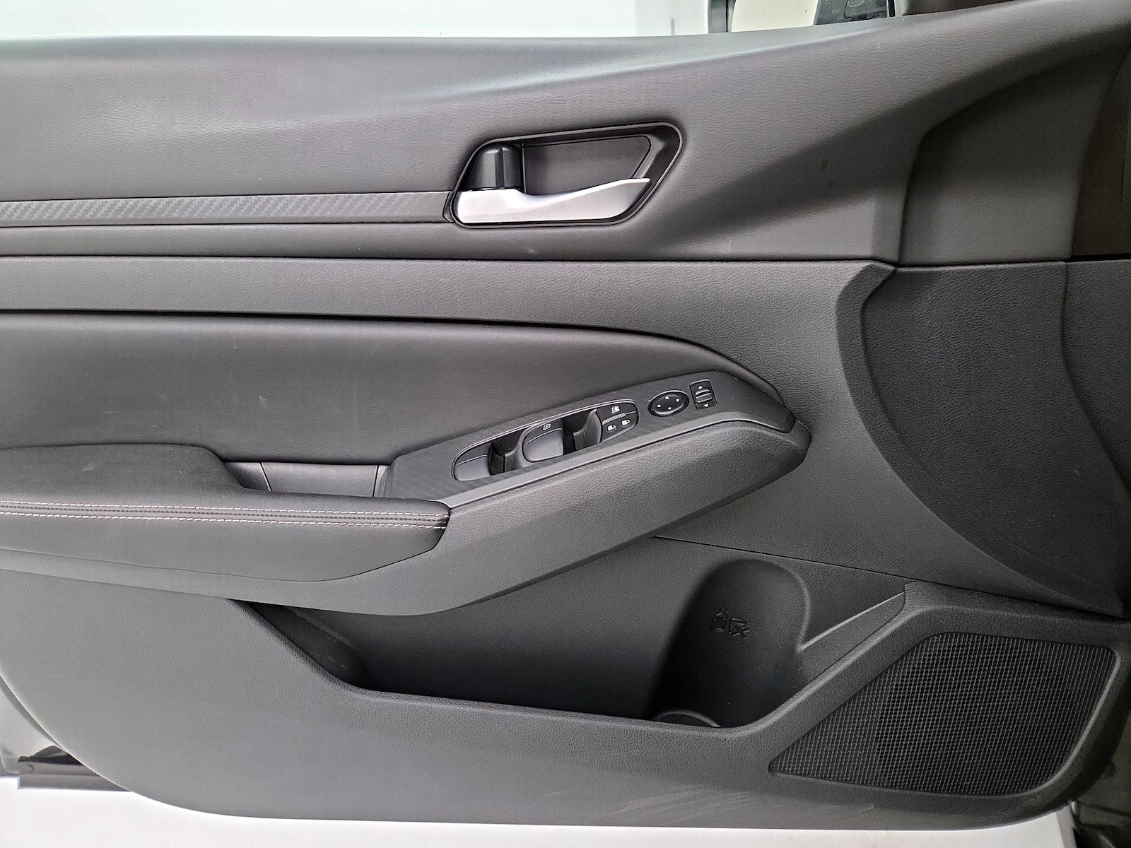 2024 Nissan Altima SV - Photo 13