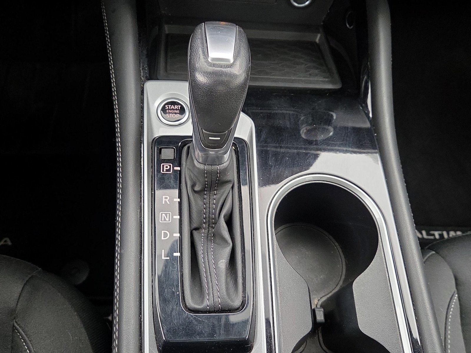 2024 Nissan Altima SV - Photo 19