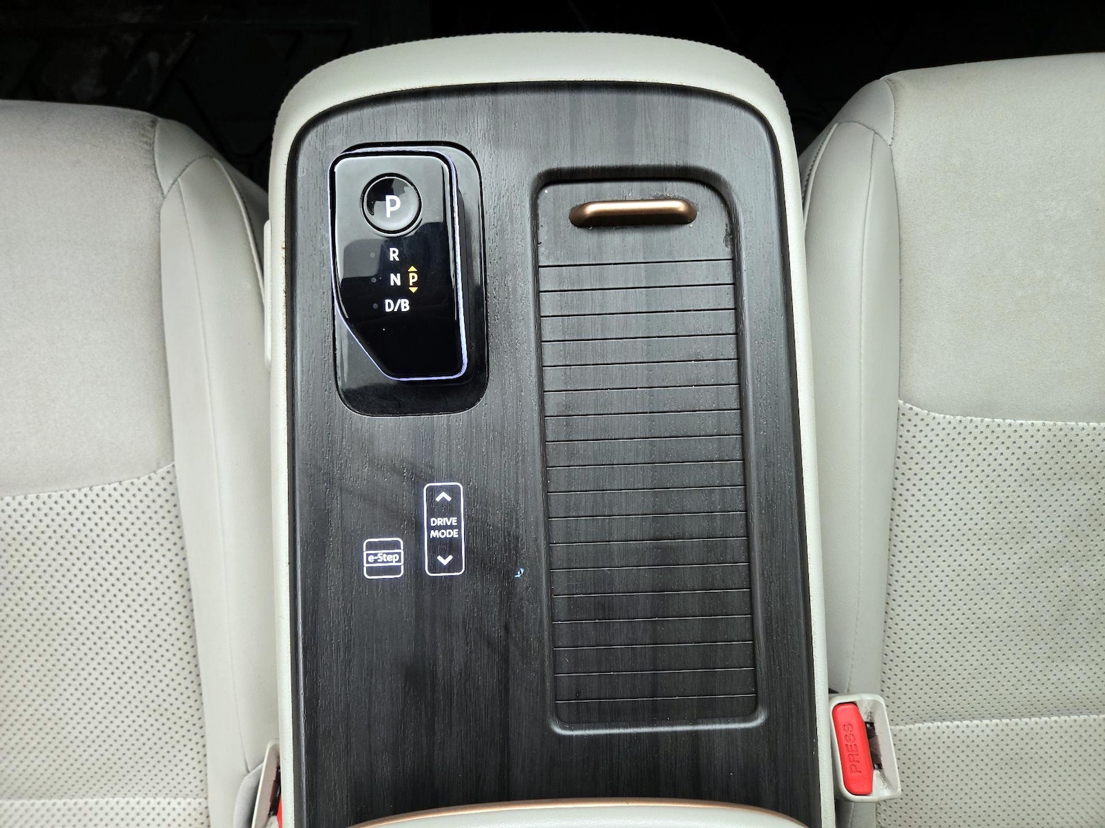2024 Nissan ARIYA Engage+ - Photo 19