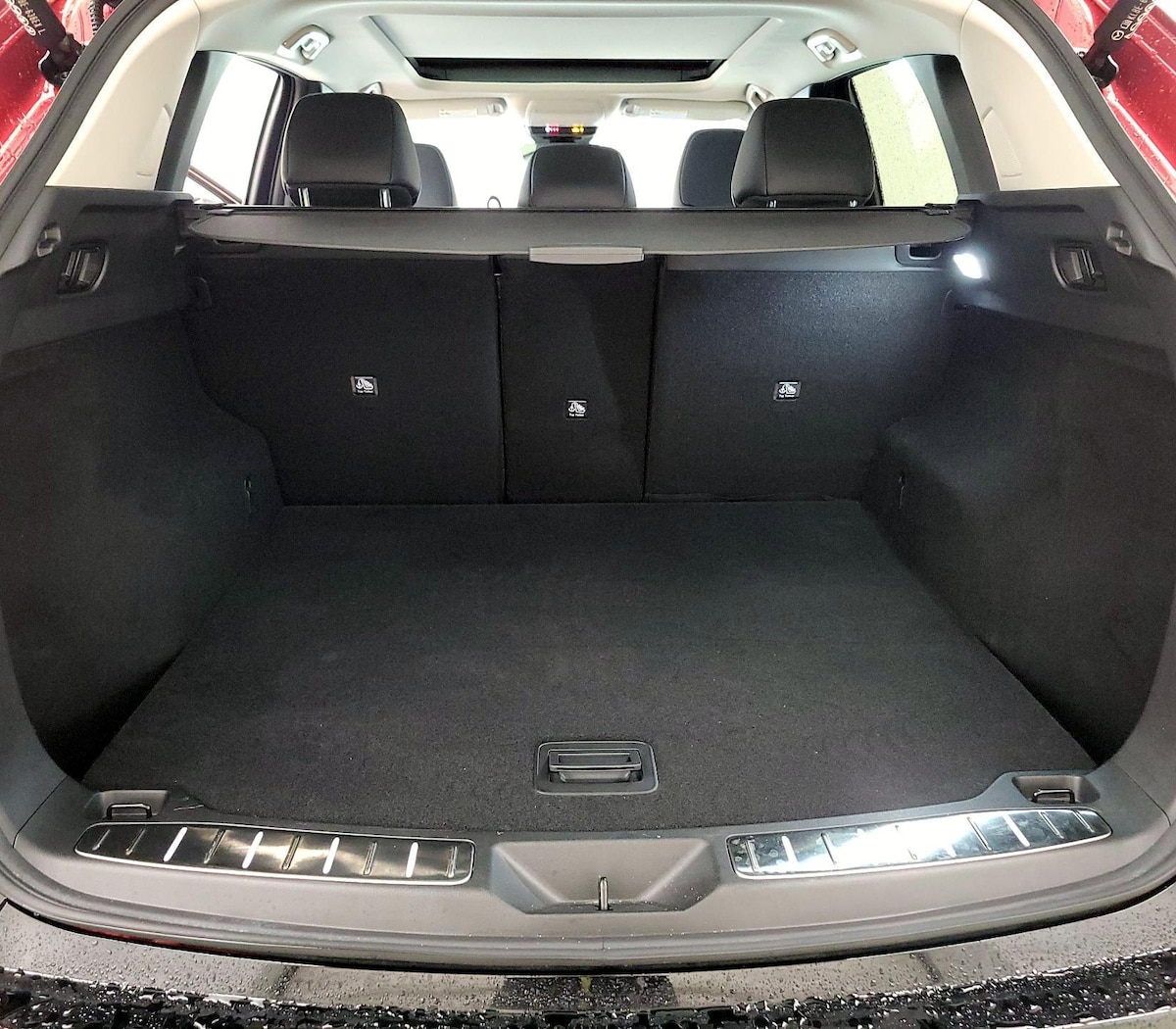 Trunk/Cargo (Seats Up)