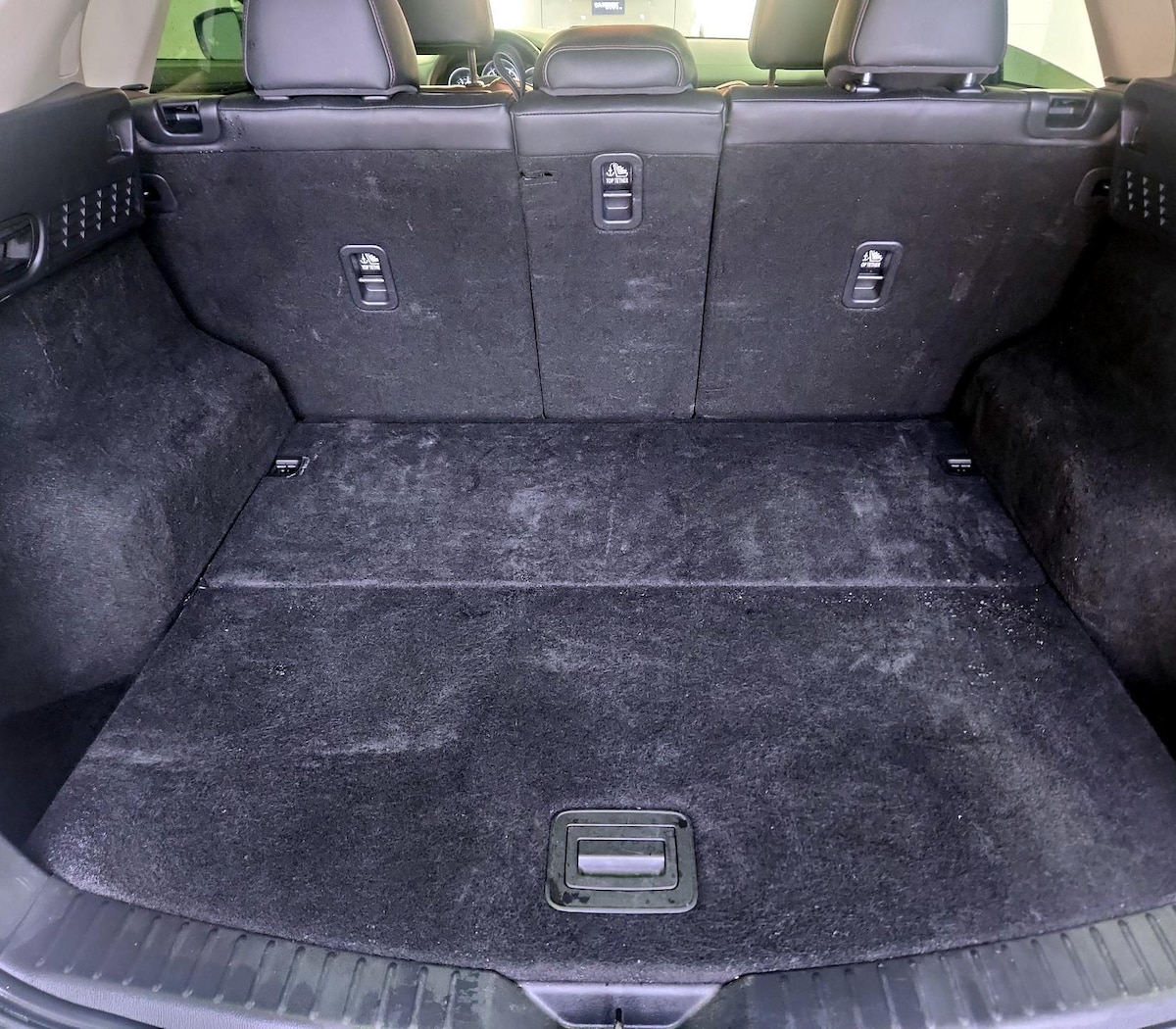 Trunk/Cargo (Seats Up)