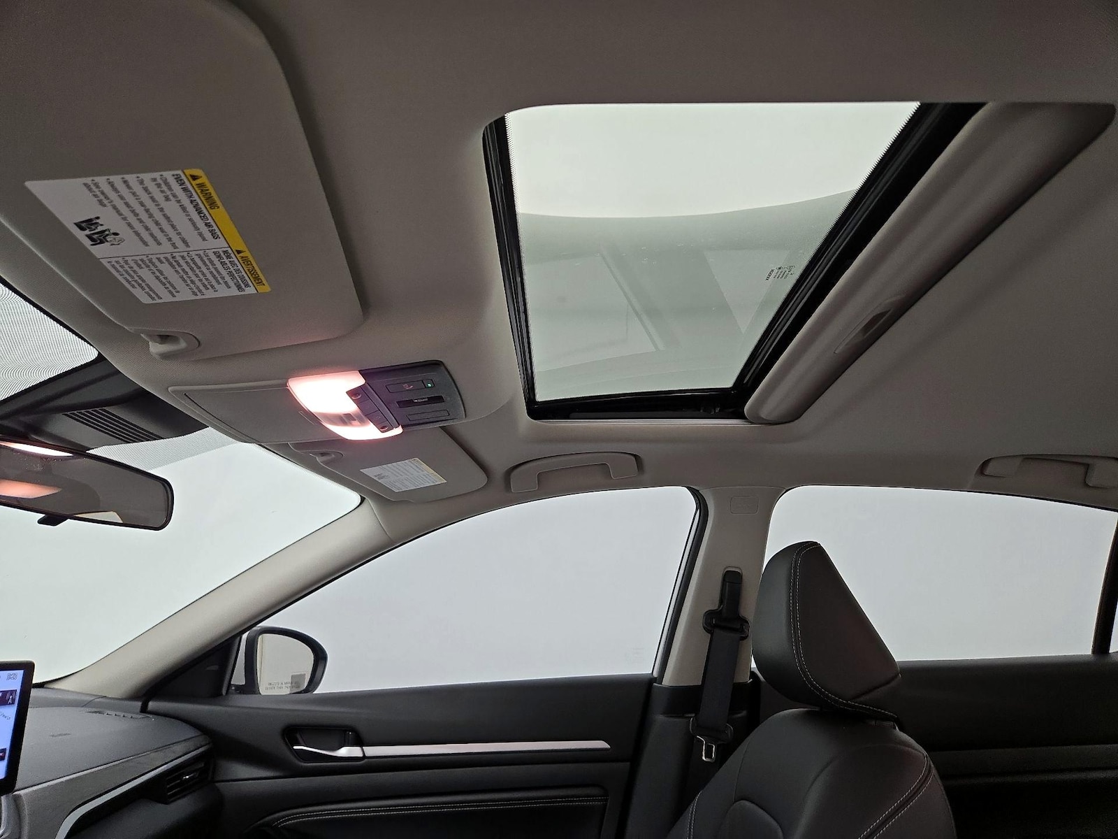 Sunroof(s) & Overhead Airbags
