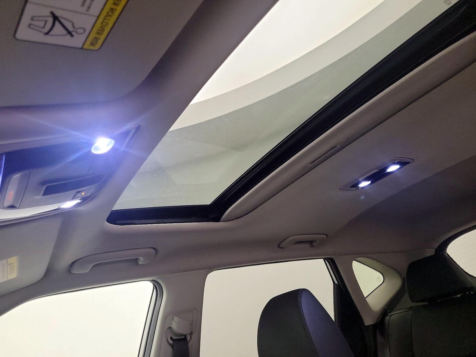 Sunroof(s) & Overhead Airbags