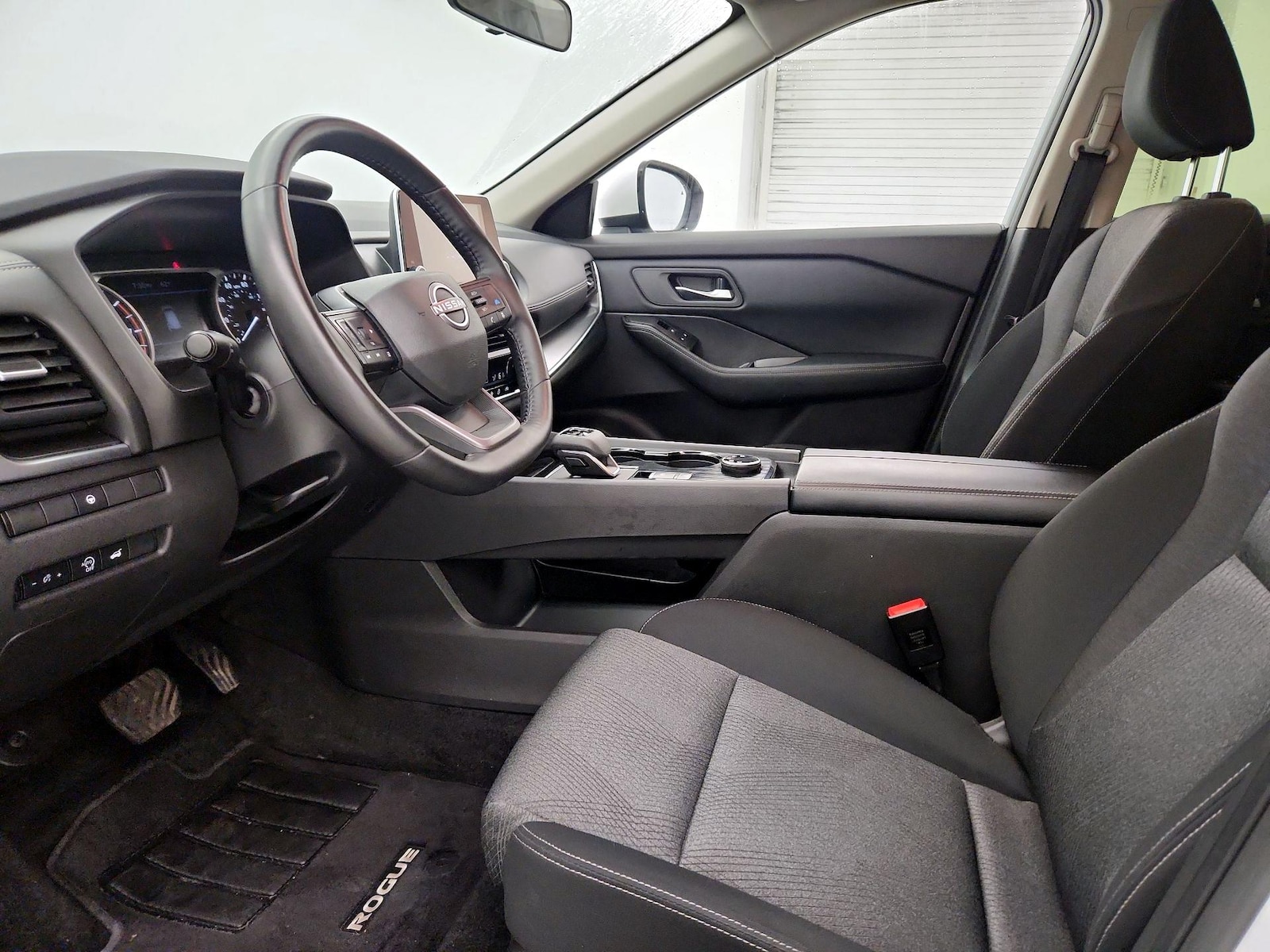 Power Seat(s) & Side Airbags