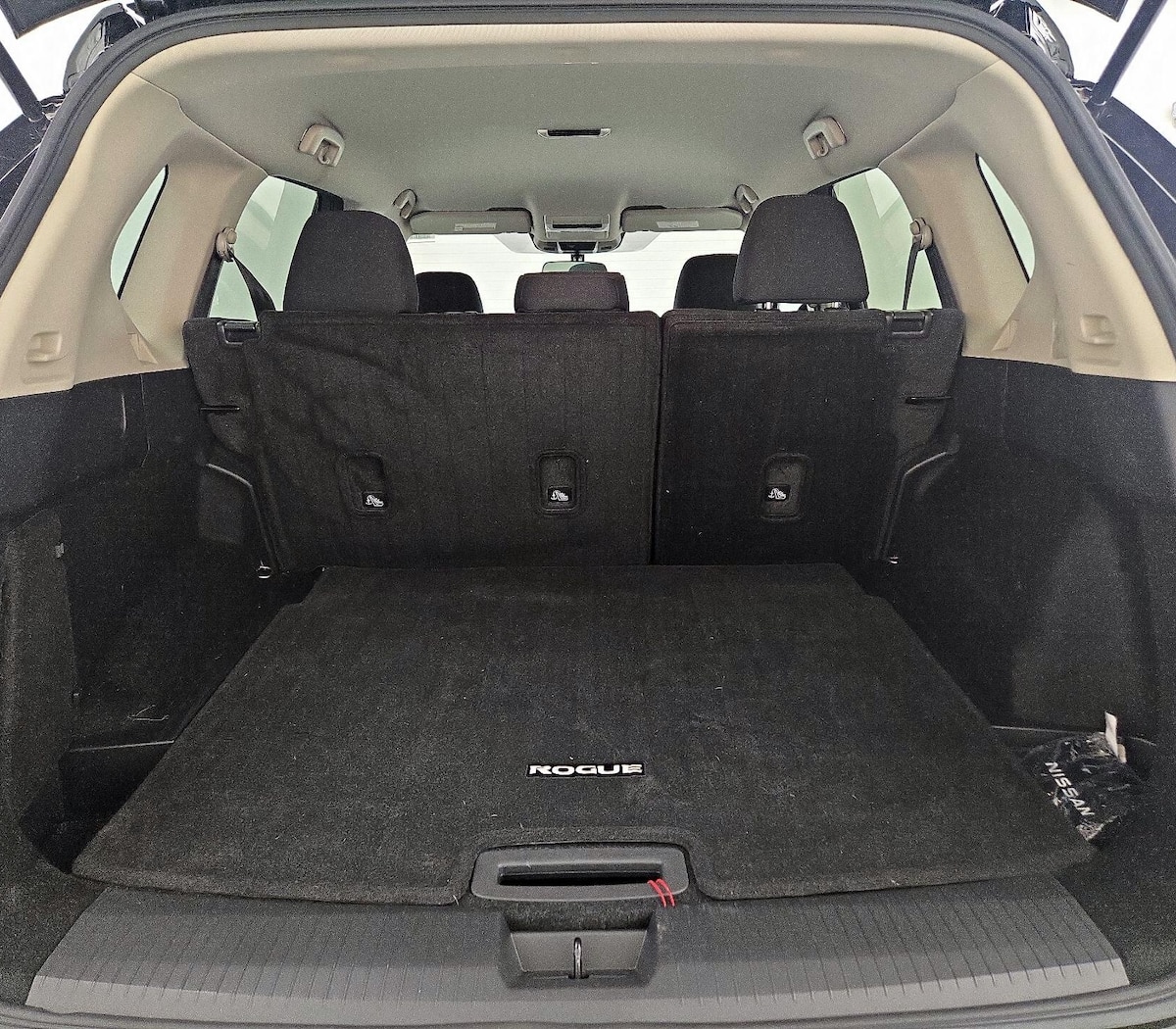 Trunk/Cargo (Seats Up)