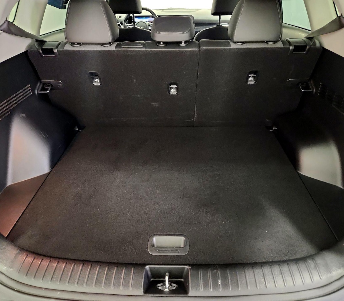 Trunk/Cargo (Seats Up)