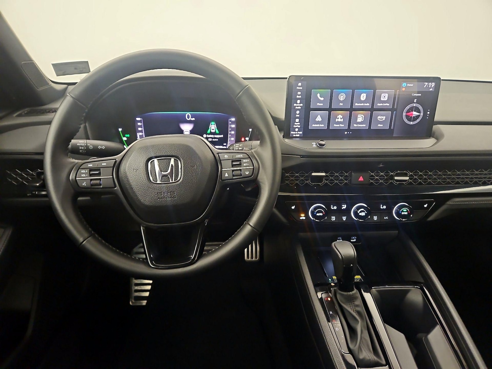 Apple CarPlay® & Android Auto™