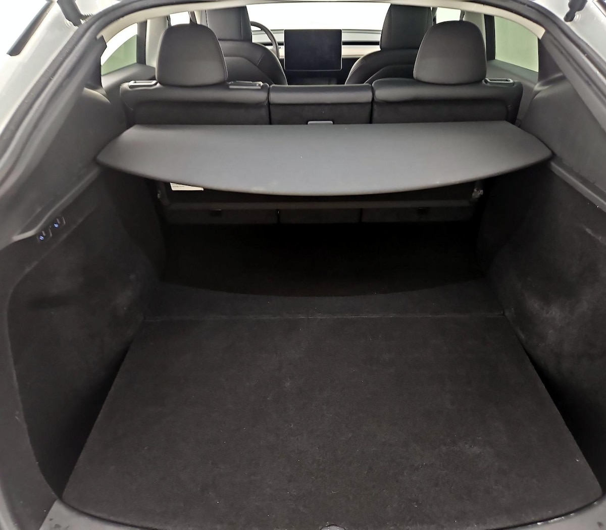 Trunk/Cargo (Seats Up)
